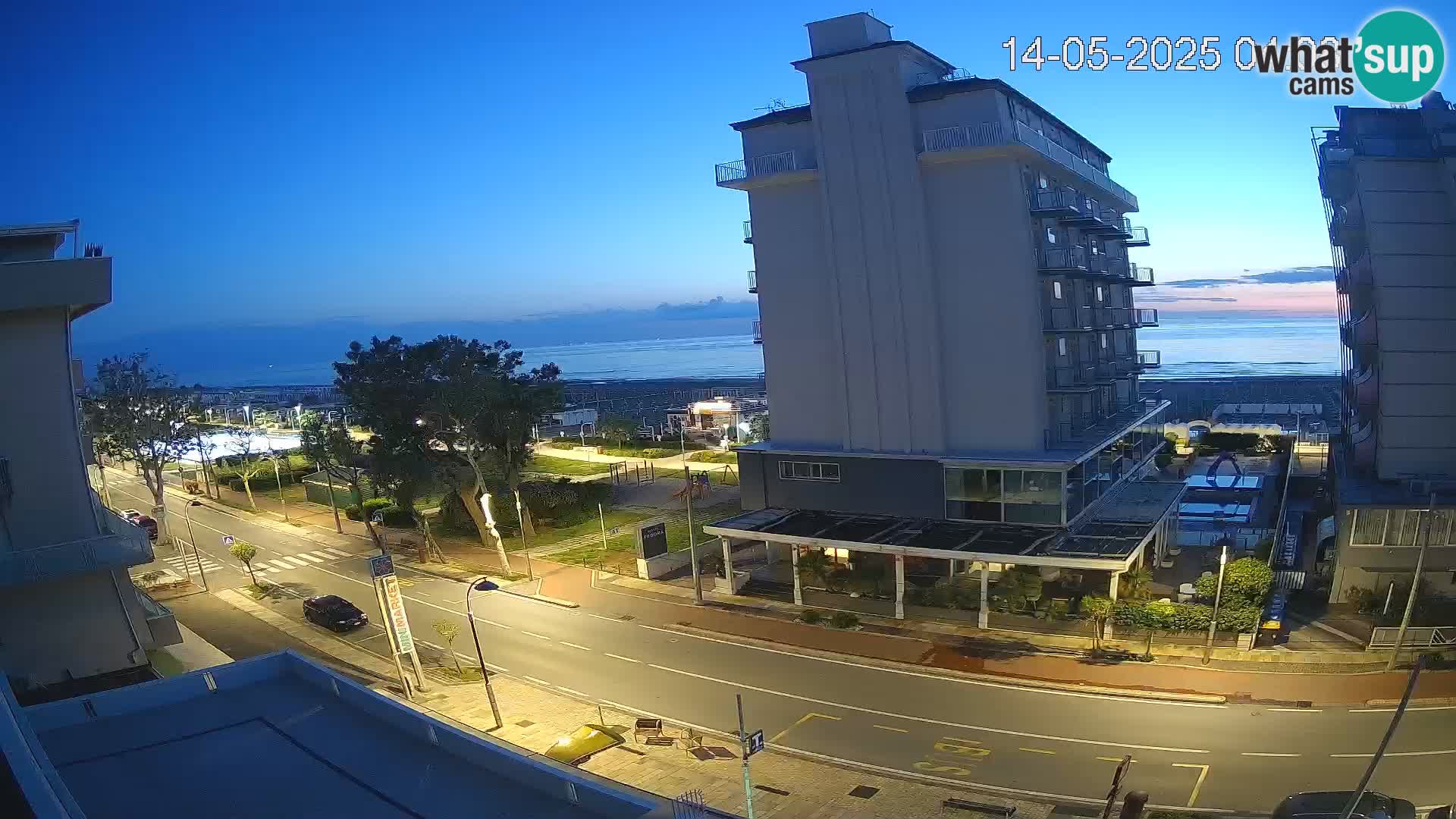 Plaža s spletno kamero Riccione in vrtovi La Malfa – plaža Bagni Oreste 115