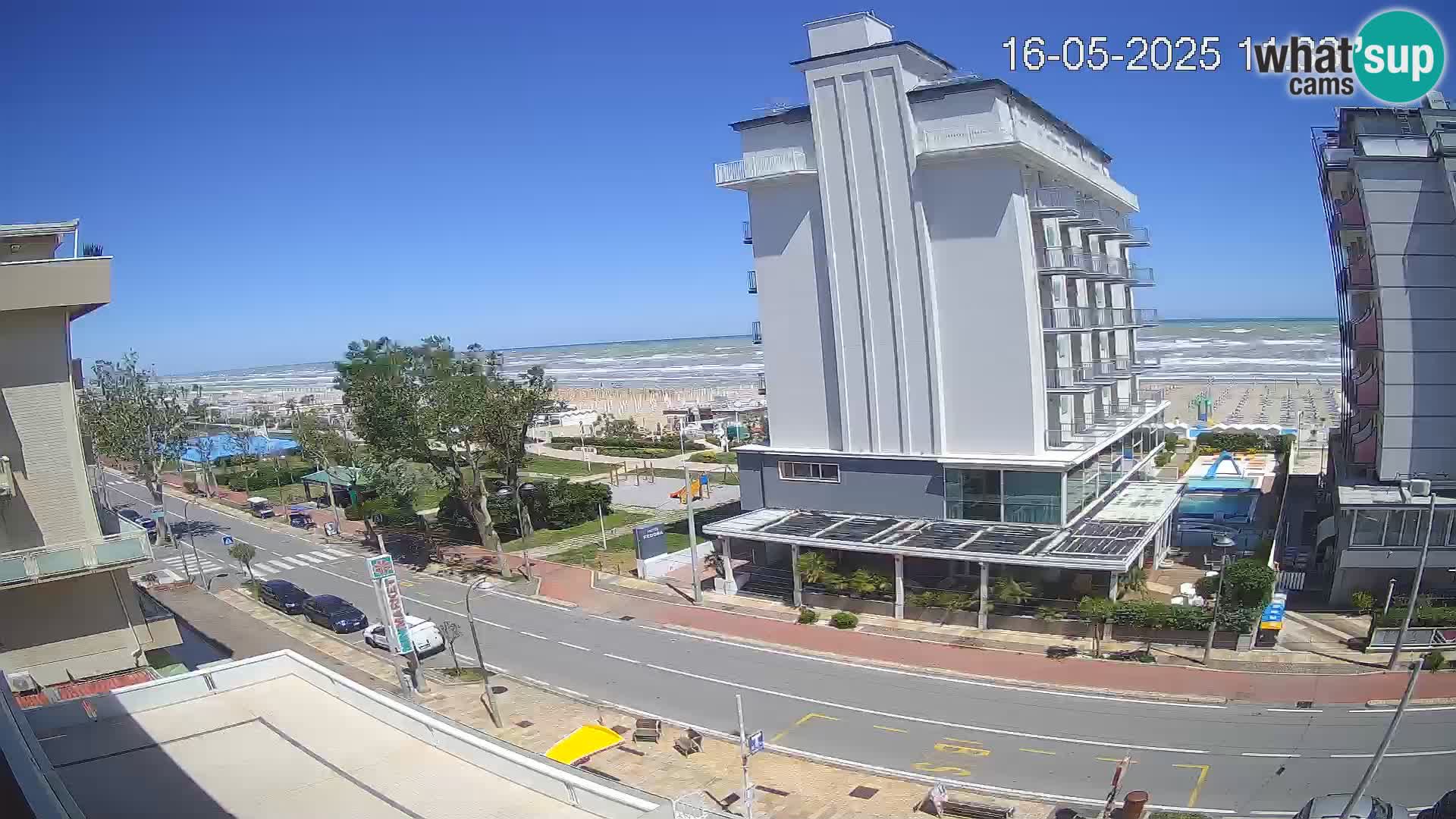 Plaža s spletno kamero Riccione in vrtovi La Malfa – plaža Bagni Oreste 115
