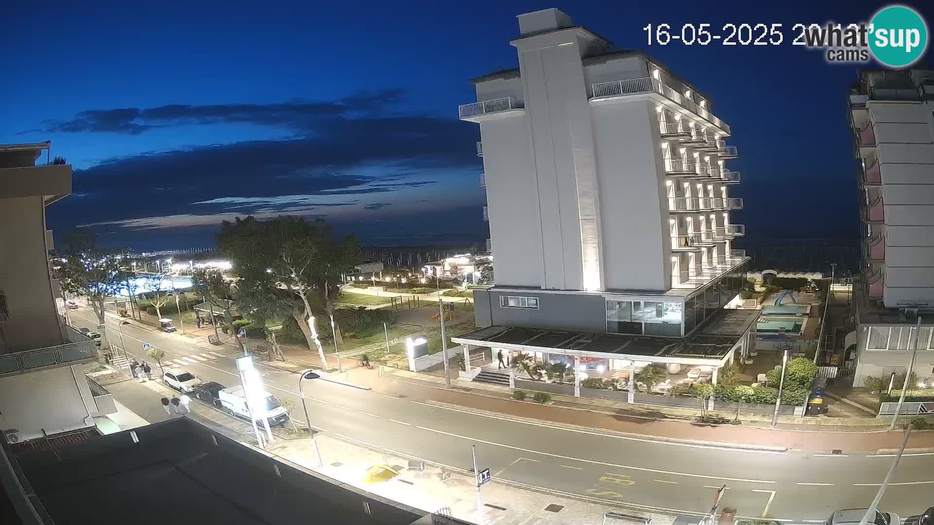 Plaža s spletno kamero Riccione in vrtovi La Malfa – plaža Bagni Oreste 115