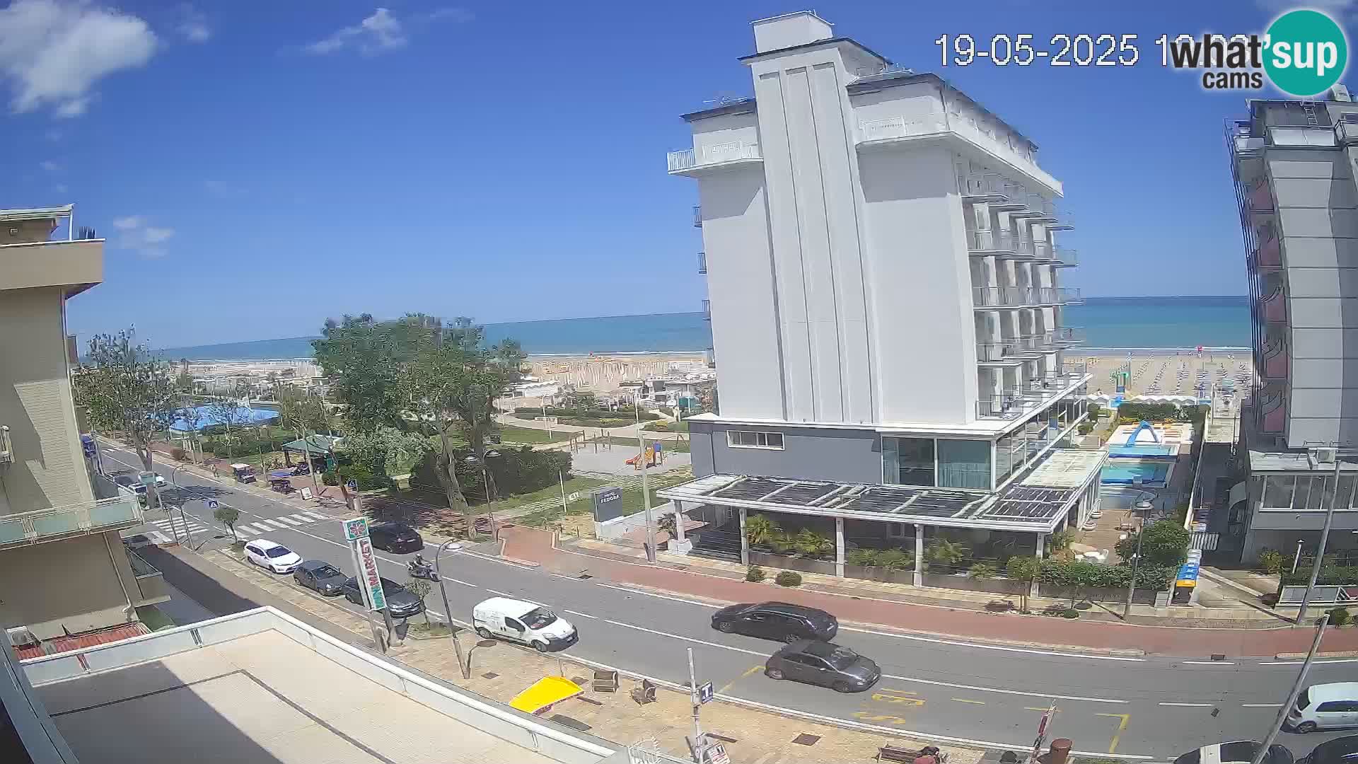 Plaža s spletno kamero Riccione in vrtovi La Malfa – plaža Bagni Oreste 115