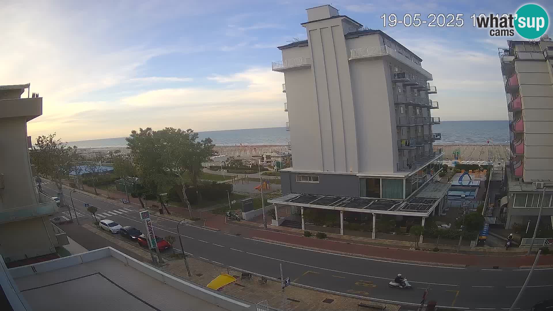 Plaža s spletno kamero Riccione in vrtovi La Malfa – plaža Bagni Oreste 115