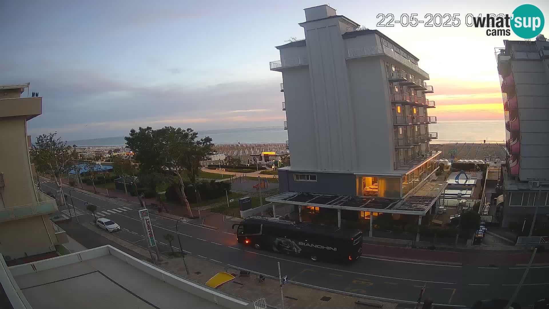 Plaža s spletno kamero Riccione in vrtovi La Malfa – plaža Bagni Oreste 115