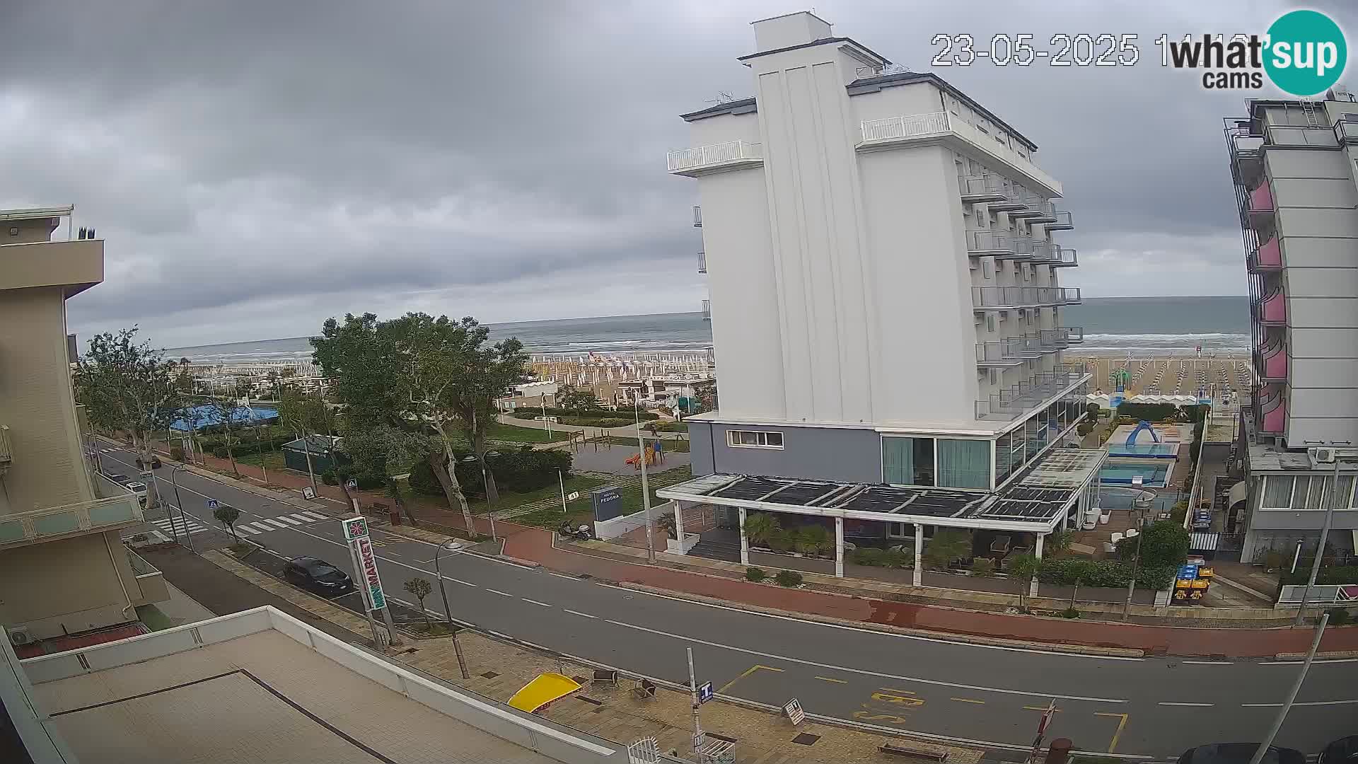 Plaža s spletno kamero Riccione in vrtovi La Malfa – plaža Bagni Oreste 115
