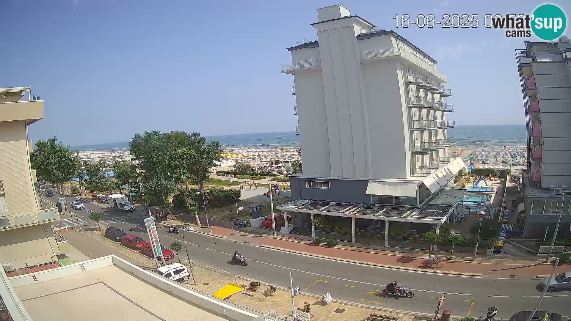 Plaža s spletno kamero Riccione in vrtovi La Malfa – plaža Bagni Oreste 115