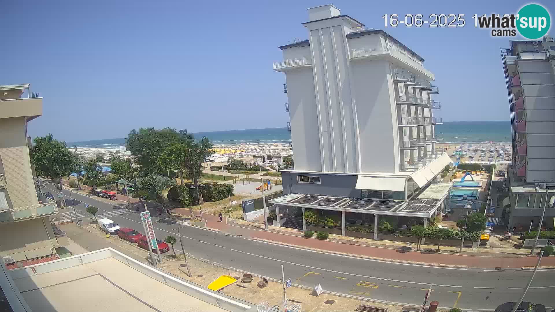 Plaža s spletno kamero Riccione in vrtovi La Malfa – plaža Bagni Oreste 115
