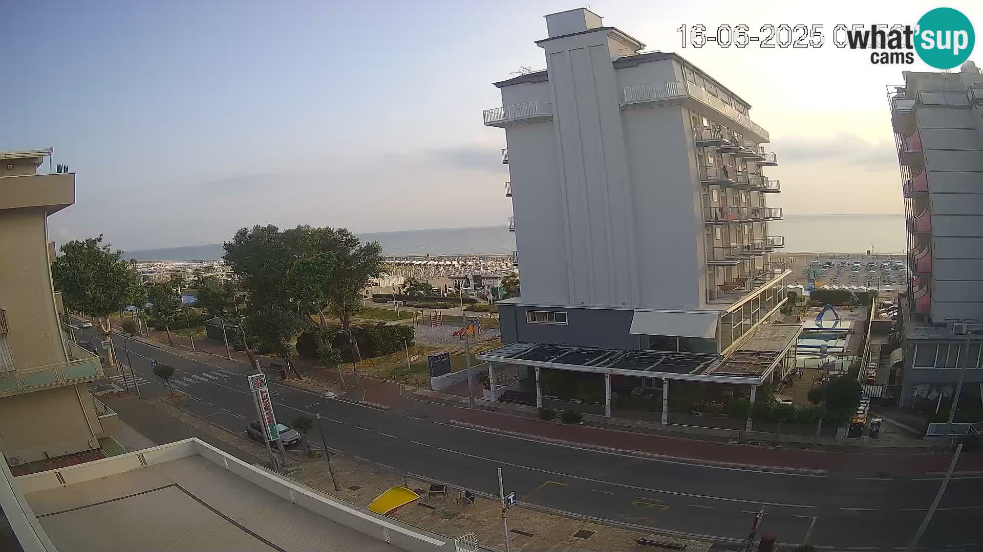 Plaža s spletno kamero Riccione in vrtovi La Malfa – plaža Bagni Oreste 115
