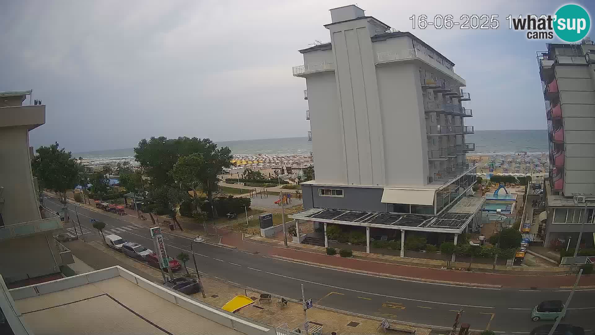 Plaža s spletno kamero Riccione in vrtovi La Malfa – plaža Bagni Oreste 115