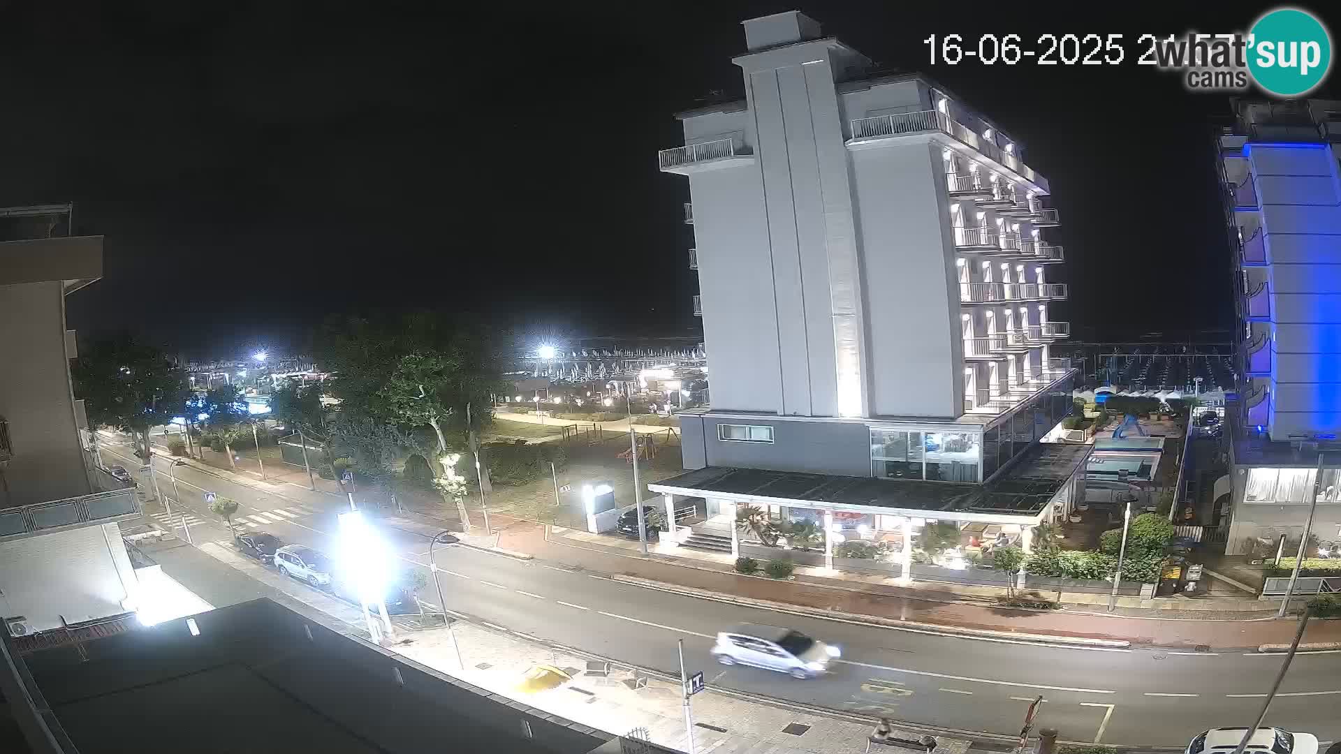 Plaža s spletno kamero Riccione in vrtovi La Malfa – plaža Bagni Oreste 115