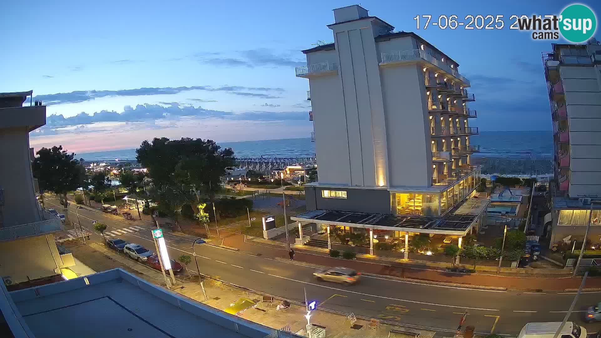 Plaža s spletno kamero Riccione in vrtovi La Malfa – plaža Bagni Oreste 115