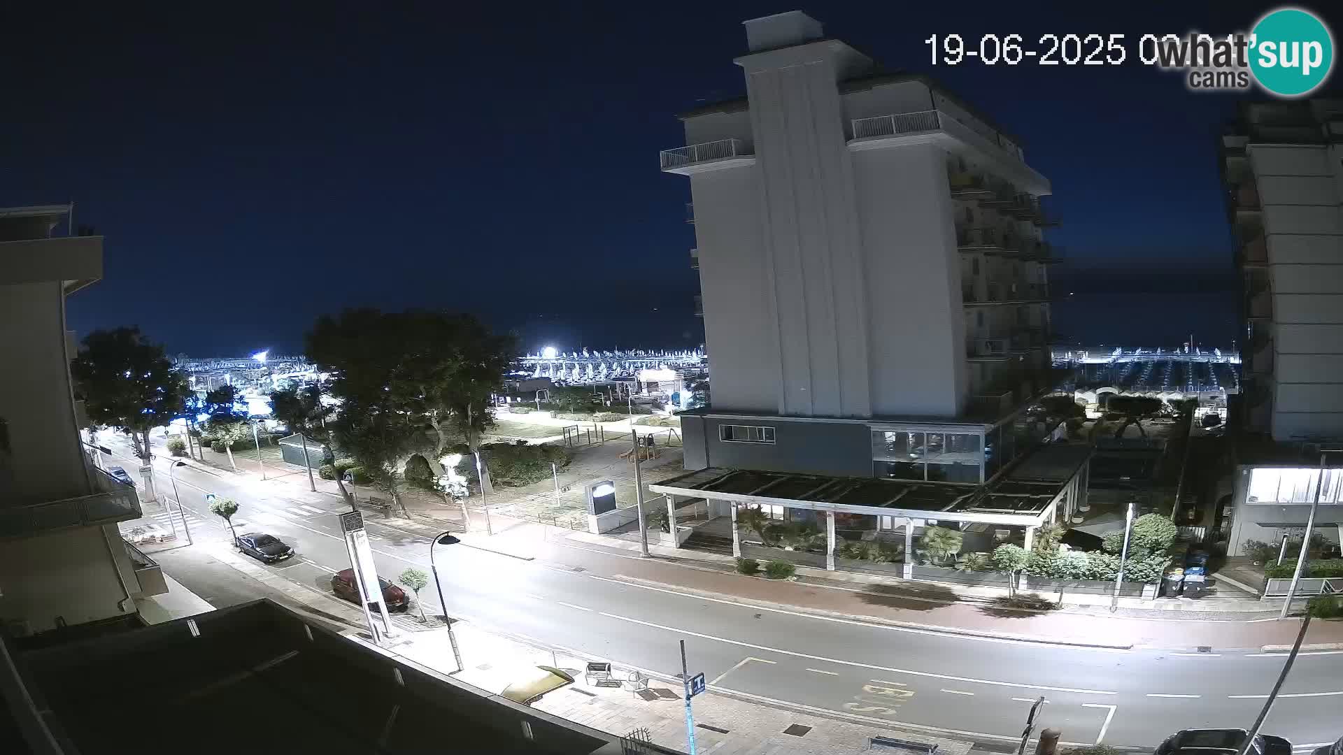 Plaža s spletno kamero Riccione in vrtovi La Malfa – plaža Bagni Oreste 115