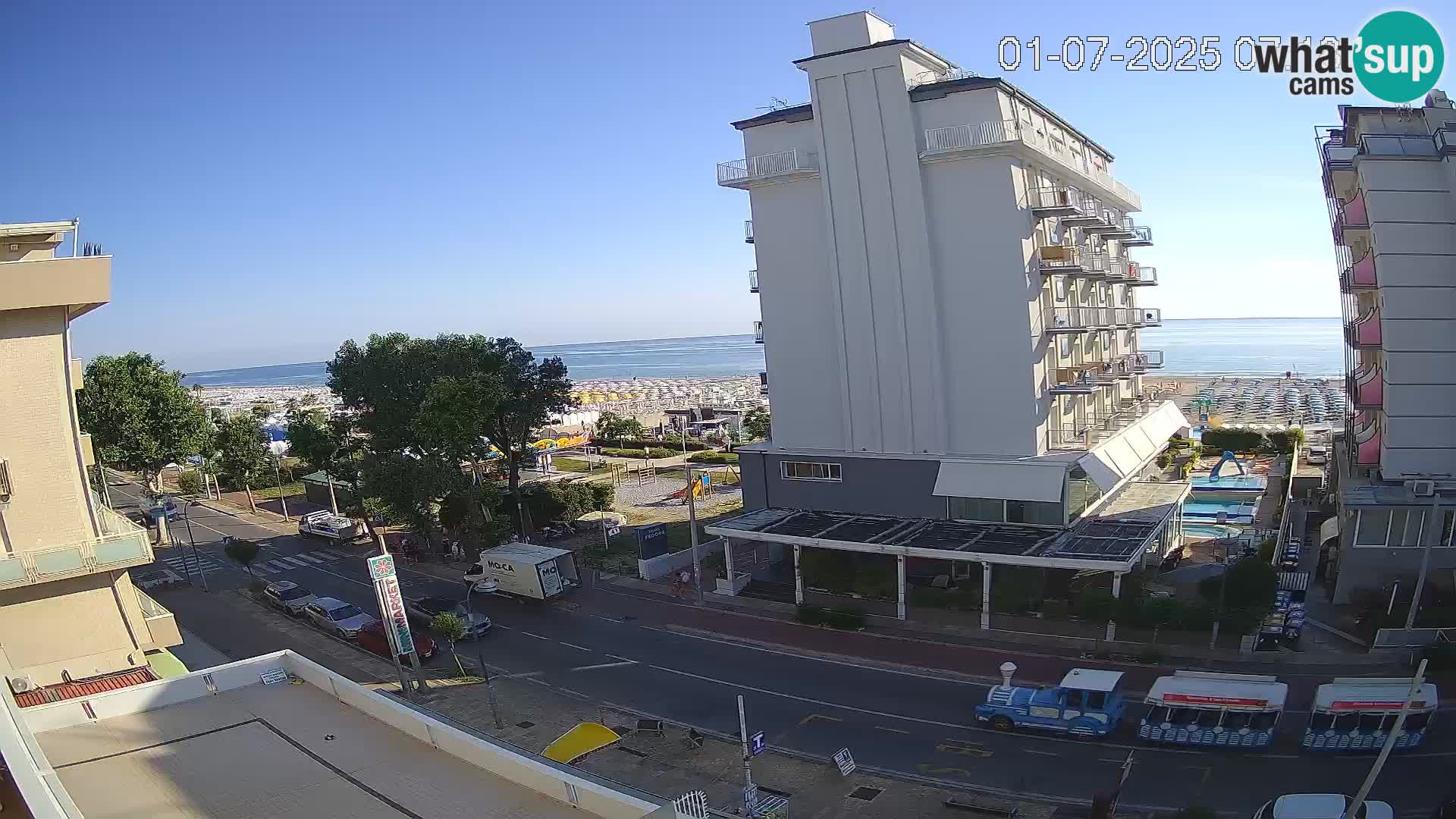 Riccione livecam beach and La Malfa gardens – Bagni Oreste spiaggia 115