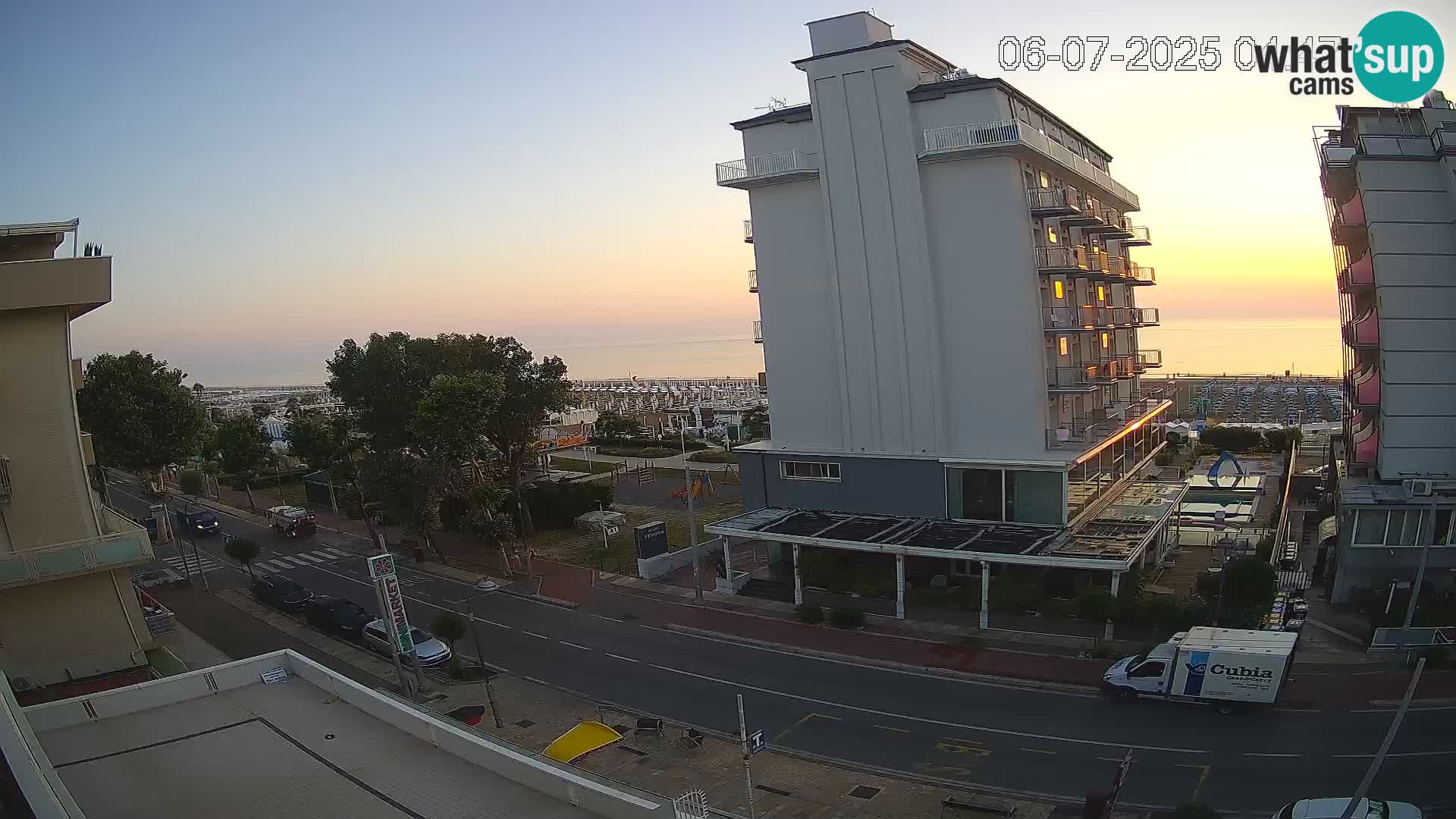 Plaža s spletno kamero Riccione in vrtovi La Malfa – plaža Bagni Oreste 115