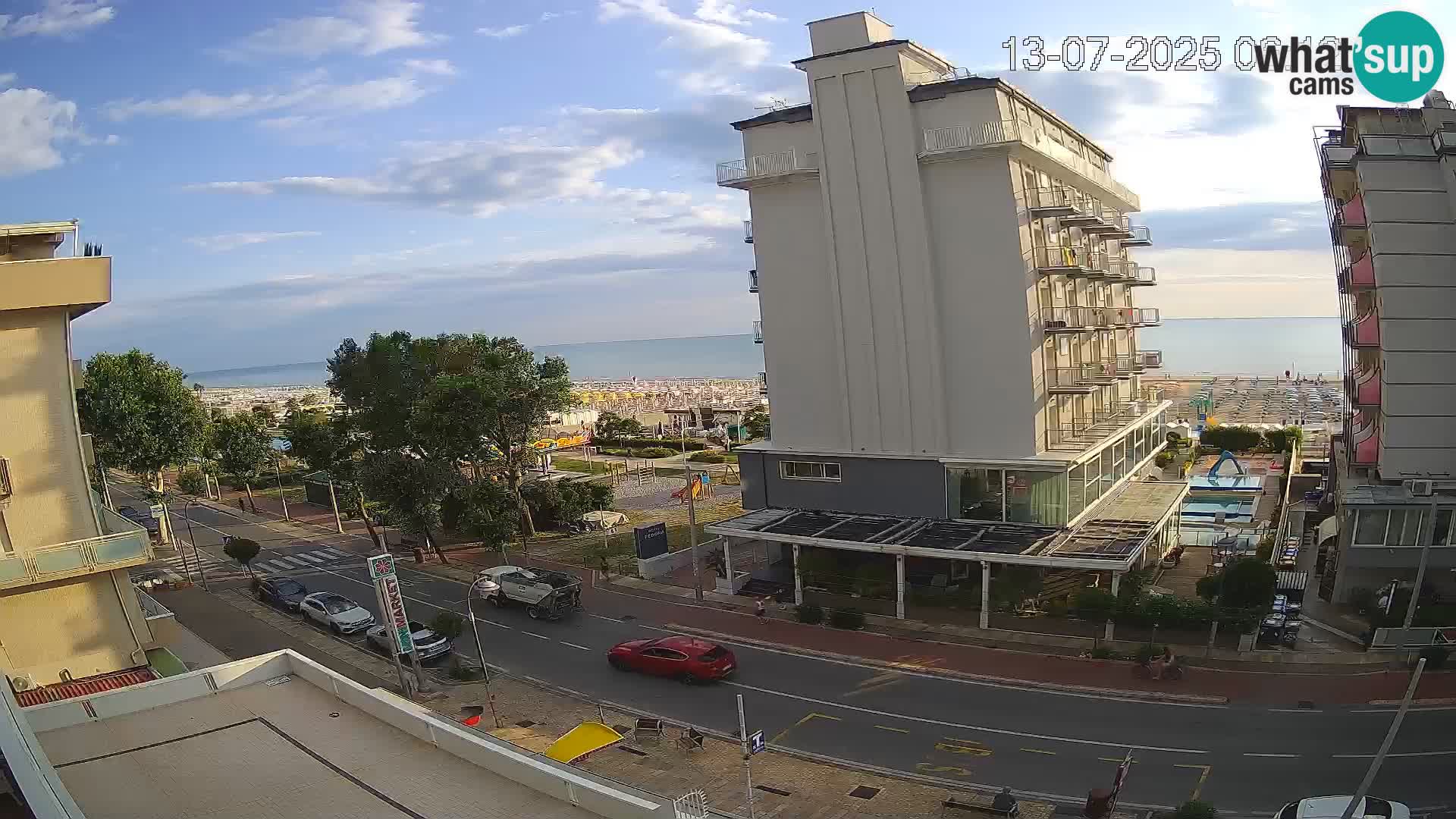 Plaža s spletno kamero Riccione in vrtovi La Malfa – plaža Bagni Oreste 115