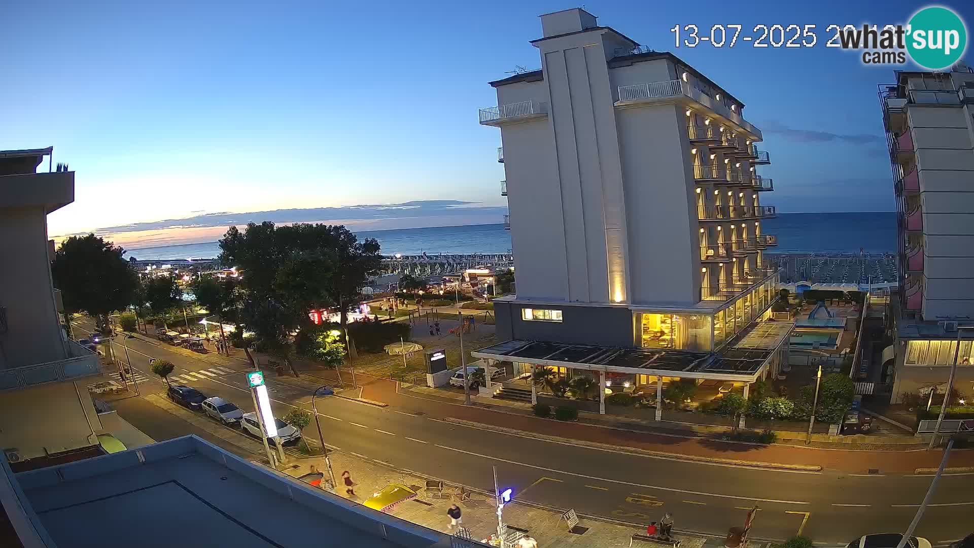 Plaža s spletno kamero Riccione in vrtovi La Malfa – plaža Bagni Oreste 115