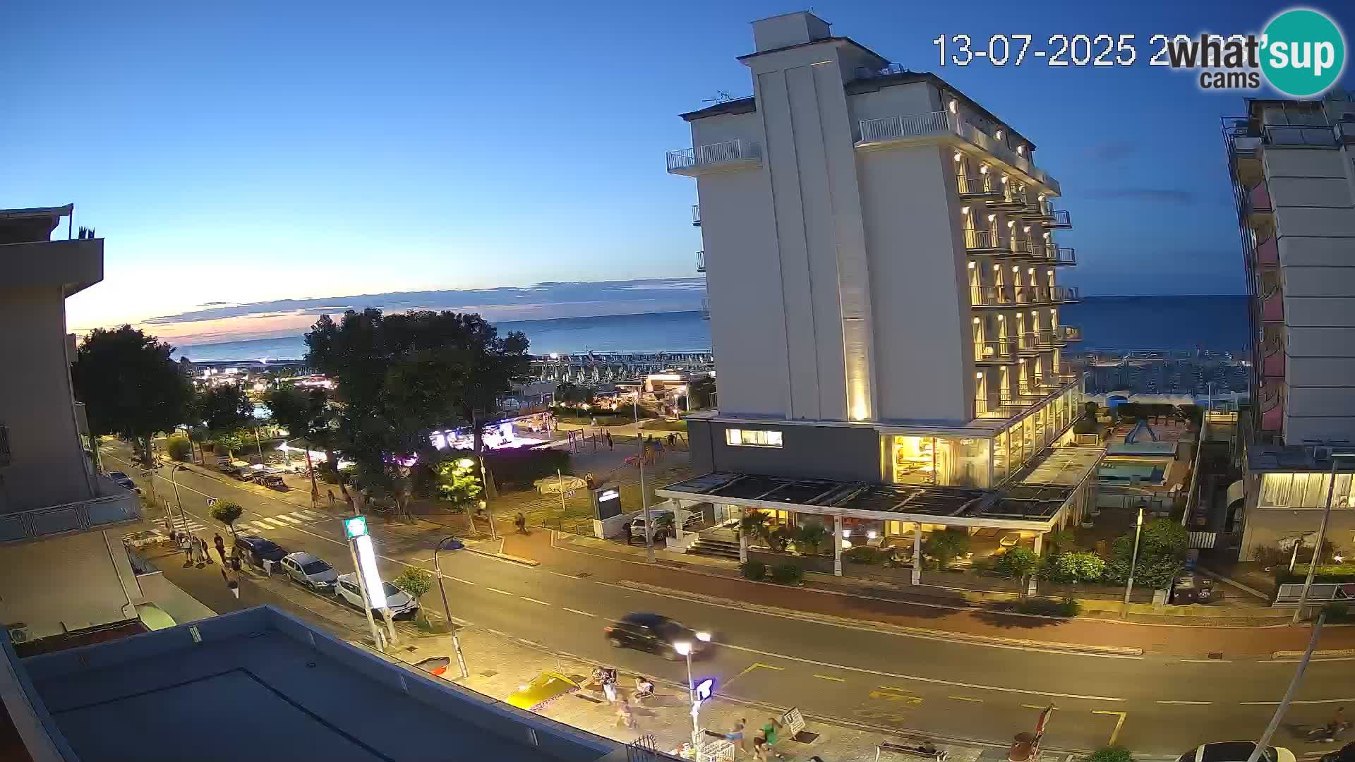 Plaža s spletno kamero Riccione in vrtovi La Malfa – plaža Bagni Oreste 115