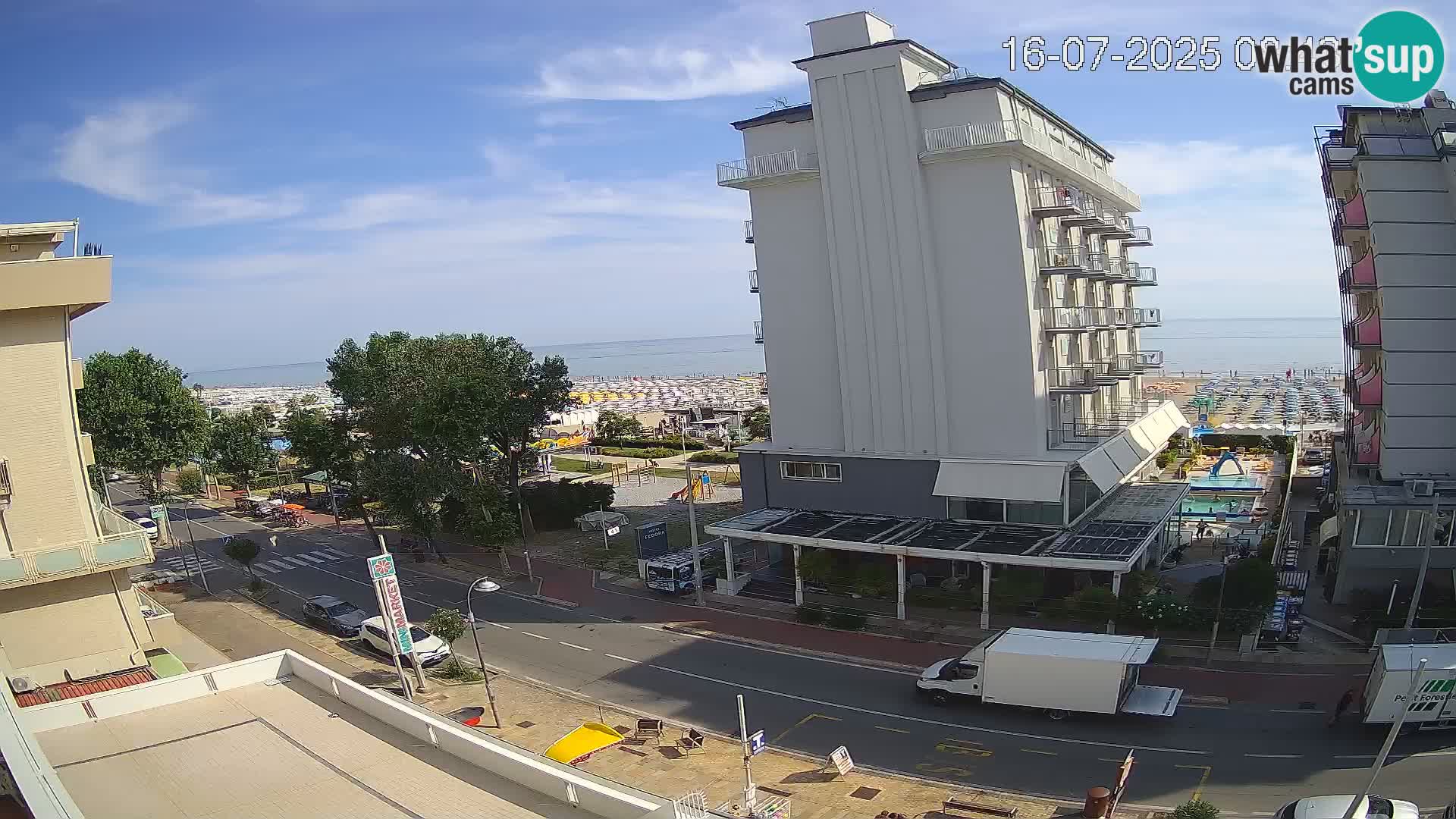 Plaža s spletno kamero Riccione in vrtovi La Malfa – plaža Bagni Oreste 115