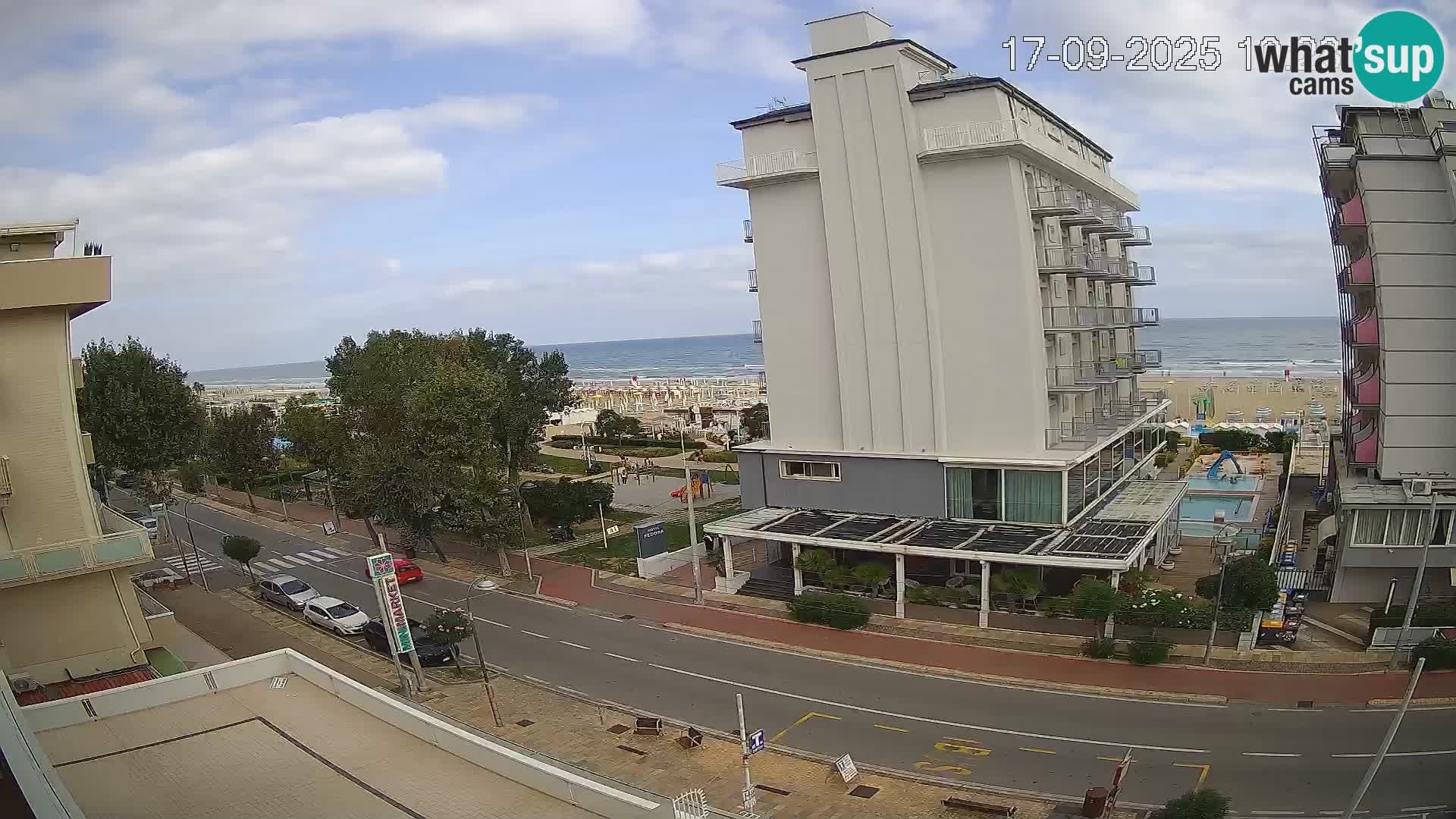Plaža s spletno kamero Riccione in vrtovi La Malfa – plaža Bagni Oreste 115
