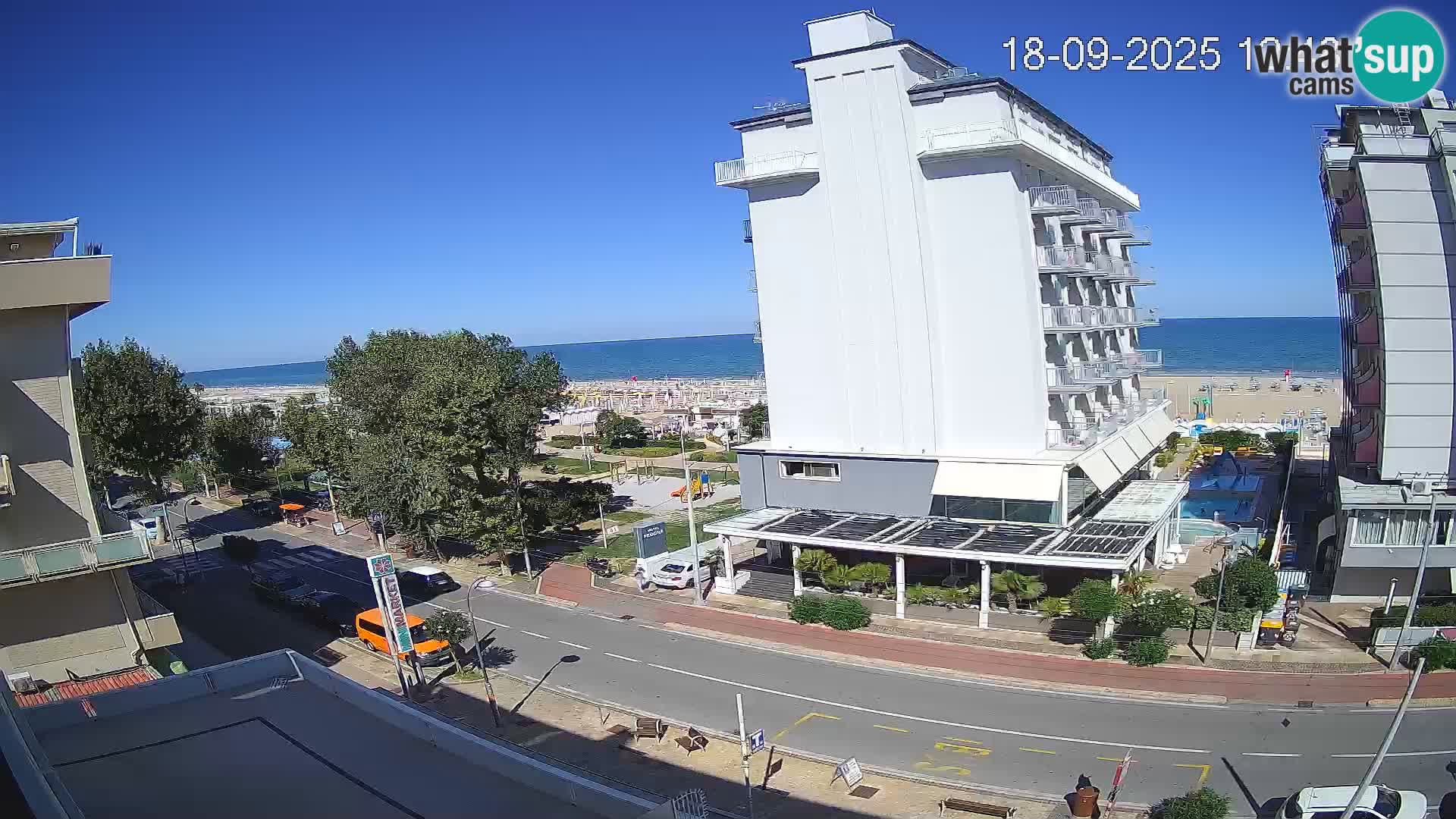 Plaža s spletno kamero Riccione in vrtovi La Malfa – plaža Bagni Oreste 115