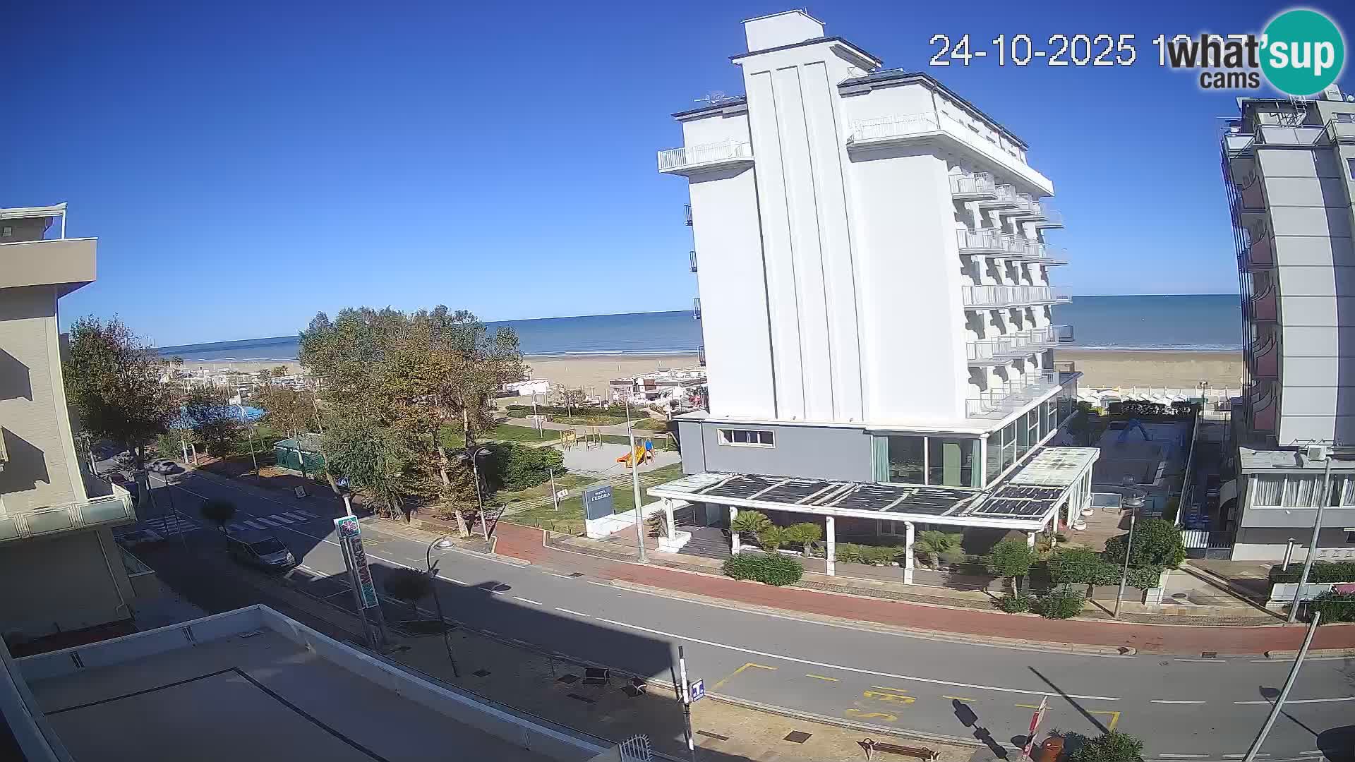Riccione livecam beach and La Malfa gardens – Bagni Oreste spiaggia 115