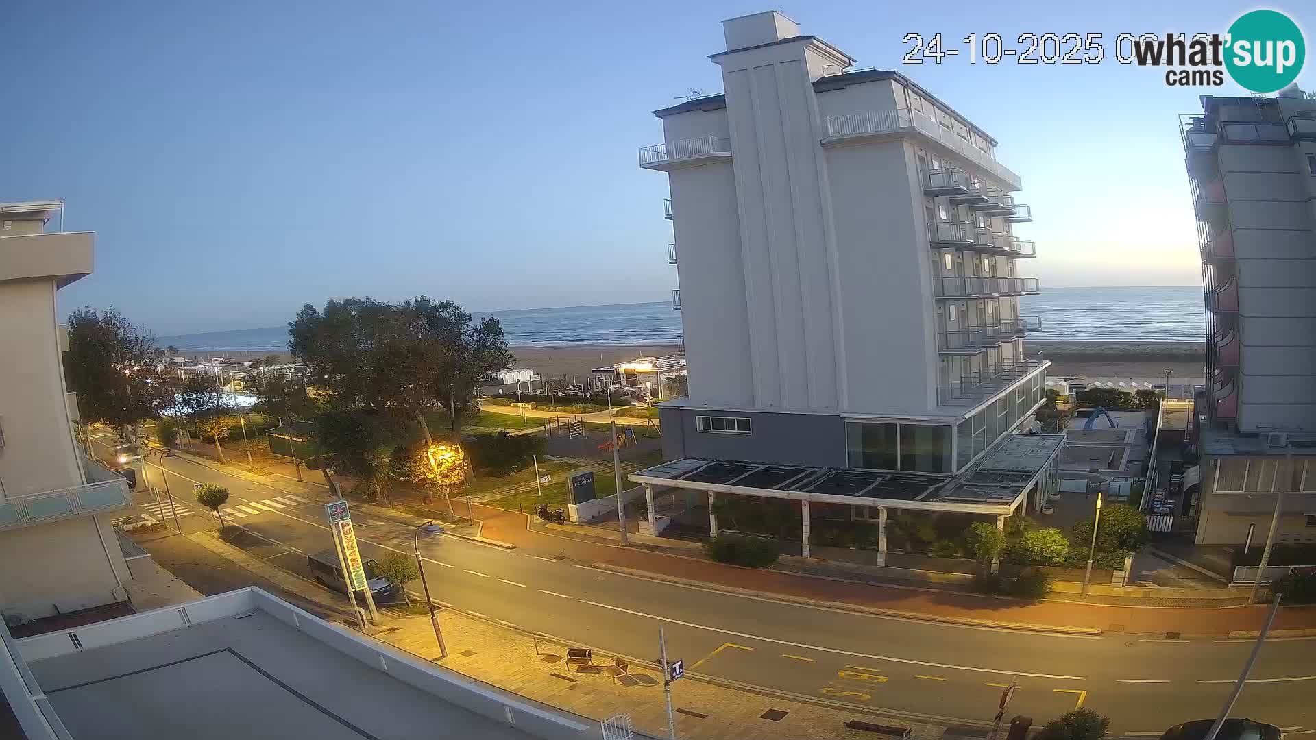 Riccione livecam beach and La Malfa gardens – Bagni Oreste spiaggia 115