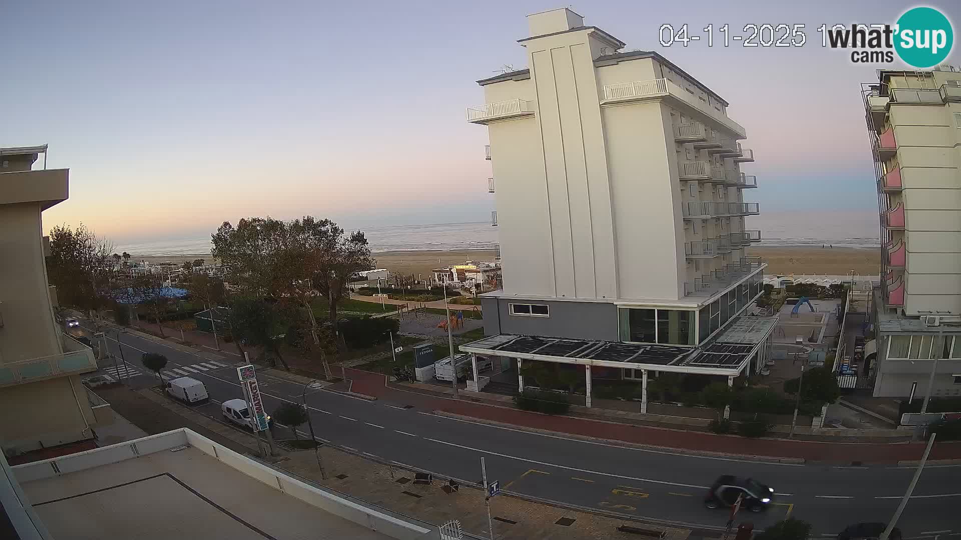 Riccione livecam beach and La Malfa gardens – Bagni Oreste spiaggia 115