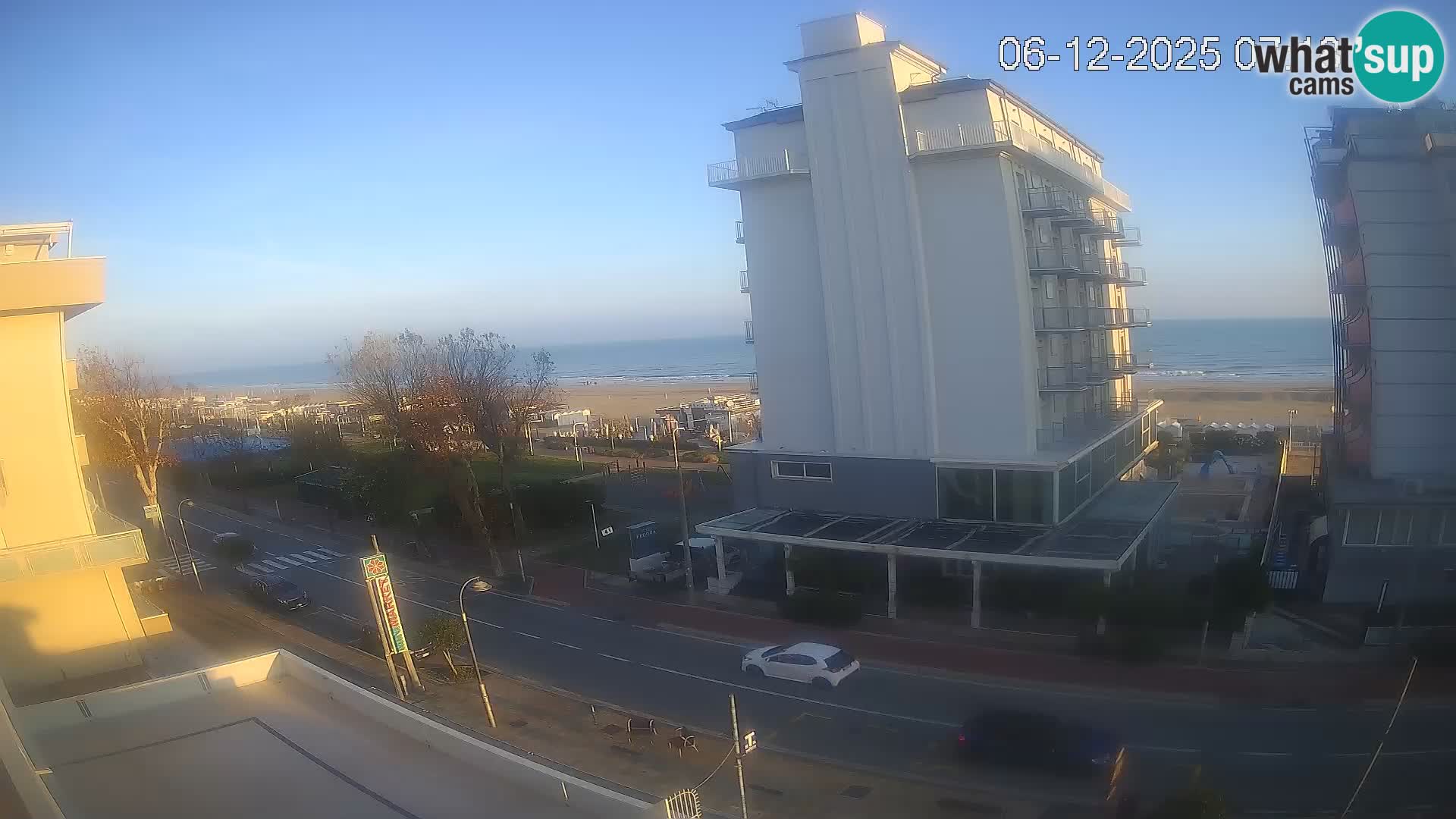 Riccione livecam beach and La Malfa gardens – Bagni Oreste spiaggia 115