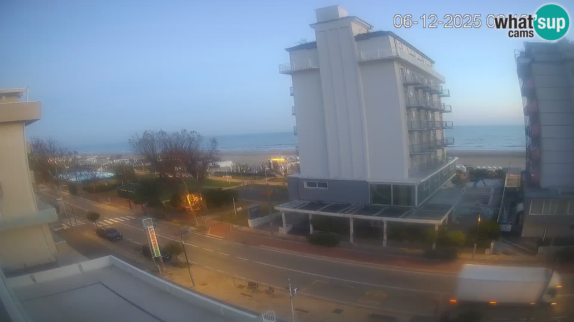 Riccione livecam beach and La Malfa gardens – Bagni Oreste spiaggia 115