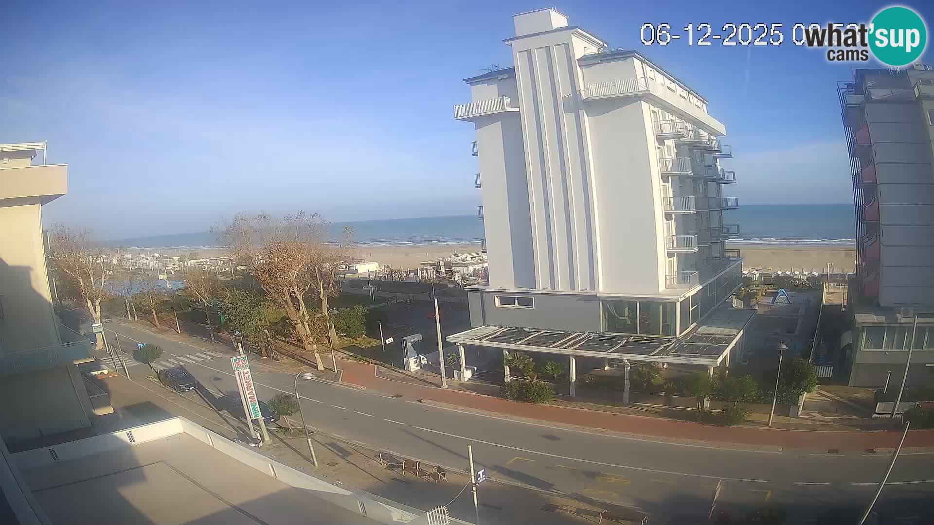 Plaža s spletno kamero Riccione in vrtovi La Malfa – plaža Bagni Oreste 115