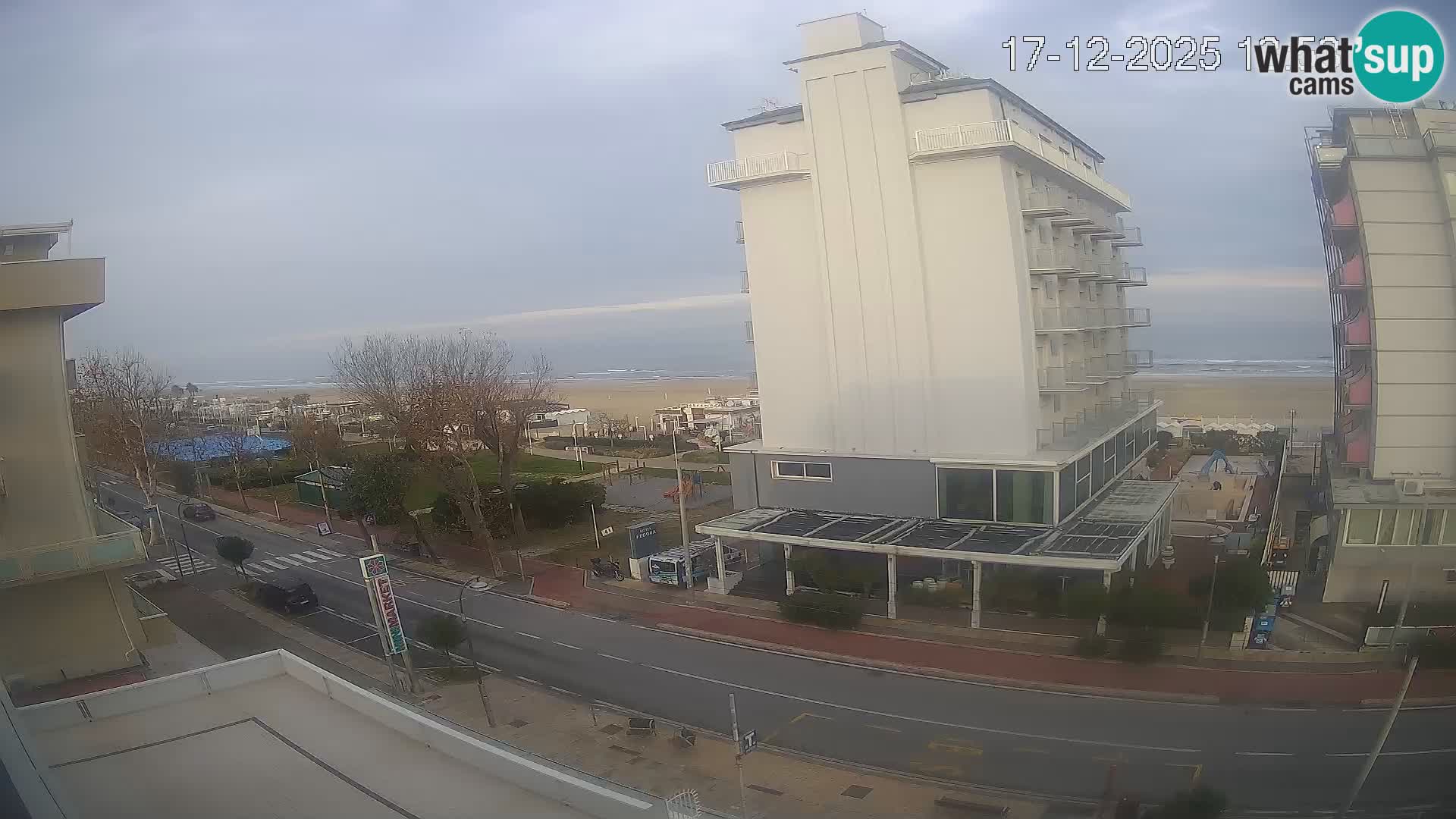 Plaža s spletno kamero Riccione in vrtovi La Malfa – plaža Bagni Oreste 115