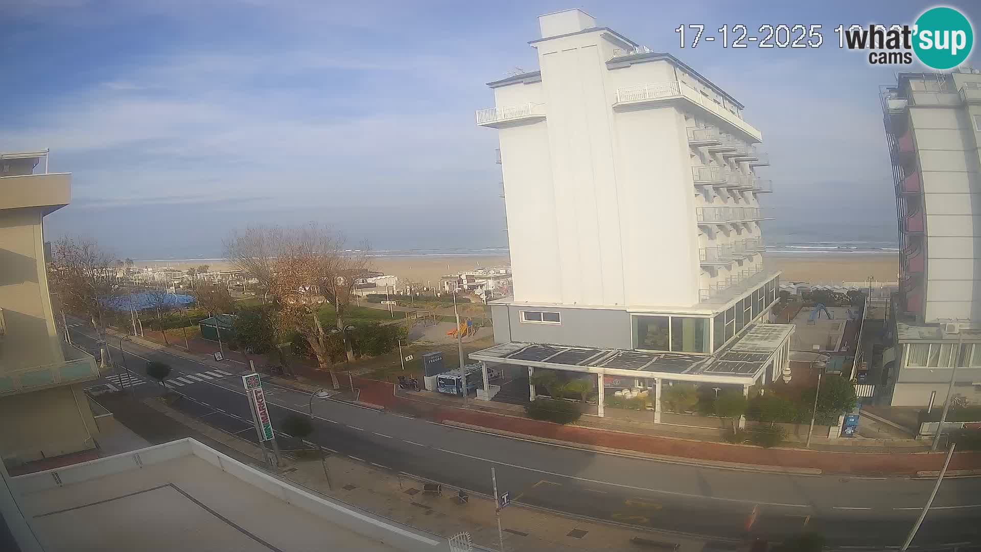 Plaža s spletno kamero Riccione in vrtovi La Malfa – plaža Bagni Oreste 115