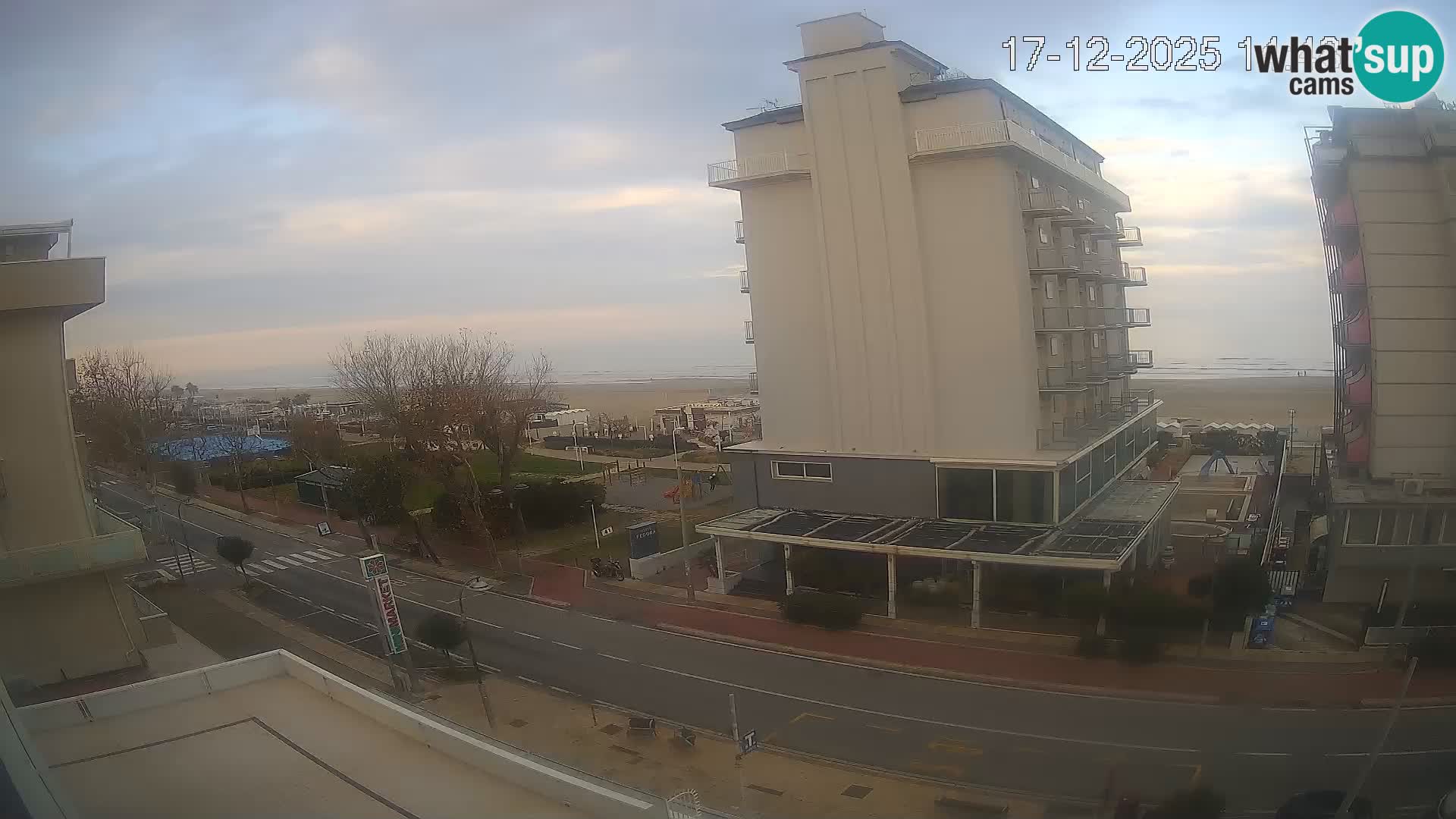 Riccione livecam beach and La Malfa gardens – Bagni Oreste spiaggia 115