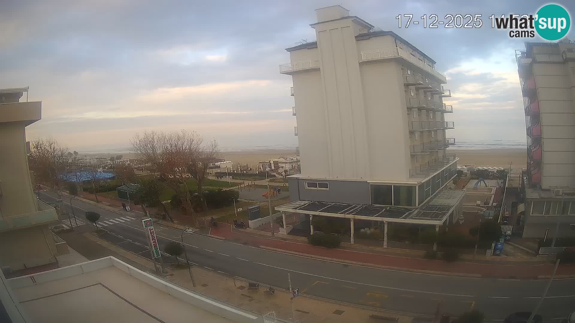 Riccione livecam beach and La Malfa gardens – Bagni Oreste spiaggia 115