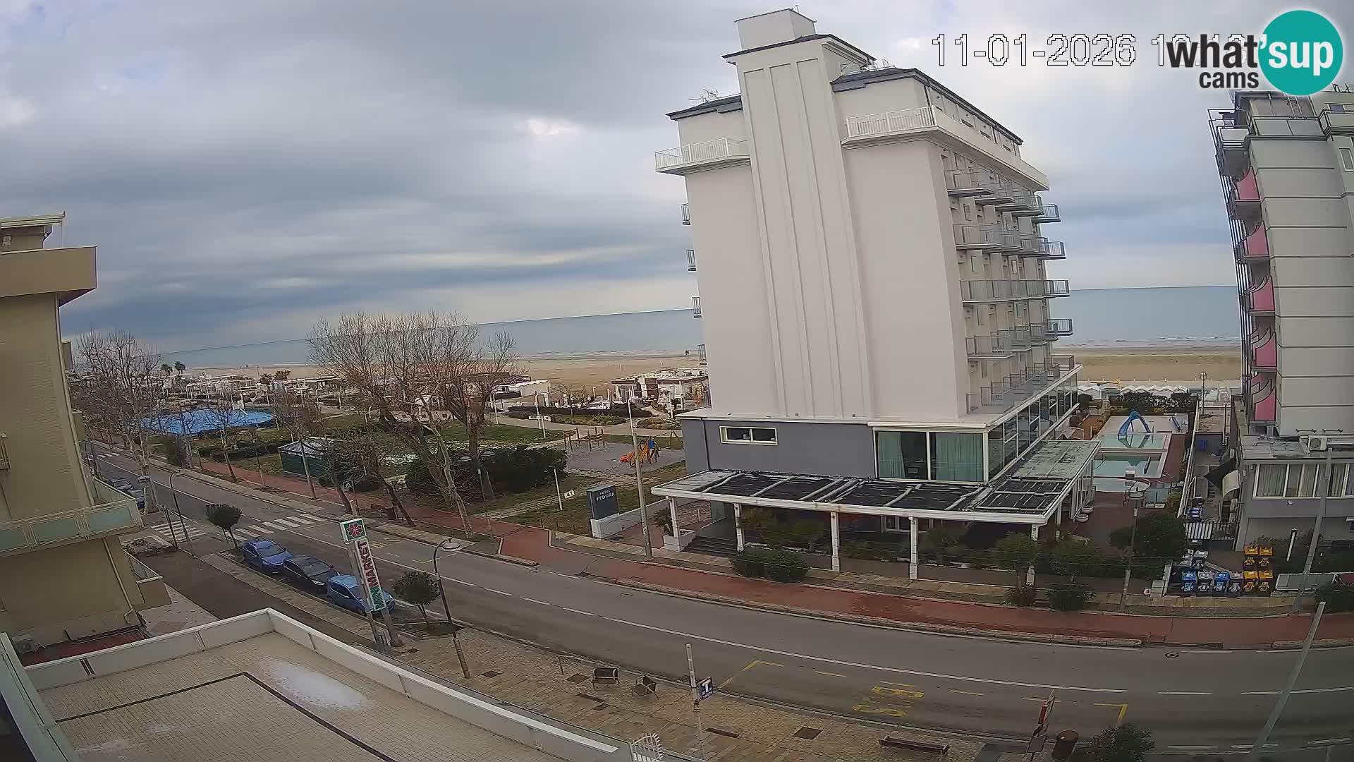 Plaža s spletno kamero Riccione in vrtovi La Malfa – plaža Bagni Oreste 115