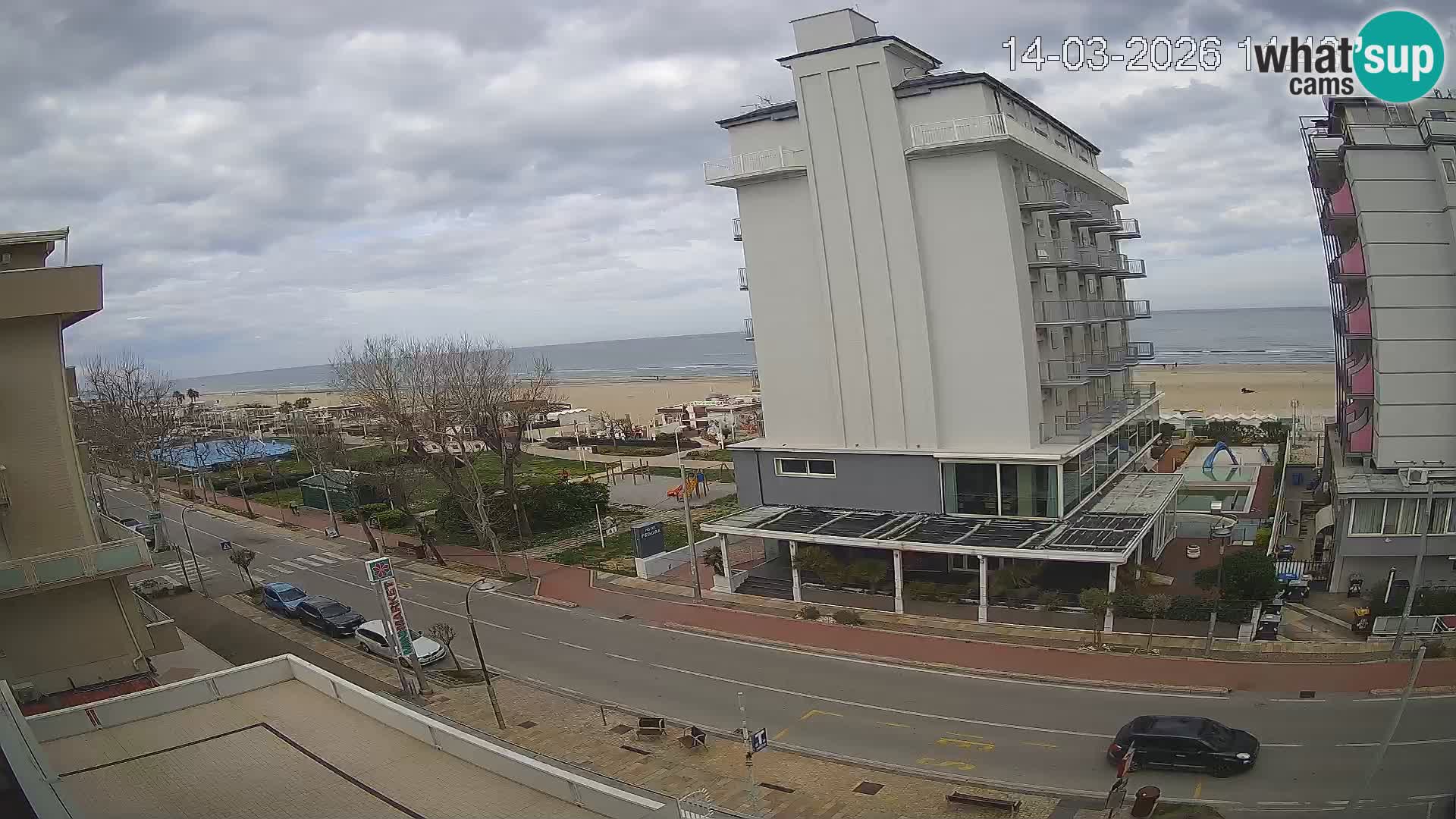 Plaža s spletno kamero Riccione in vrtovi La Malfa – plaža Bagni Oreste 115