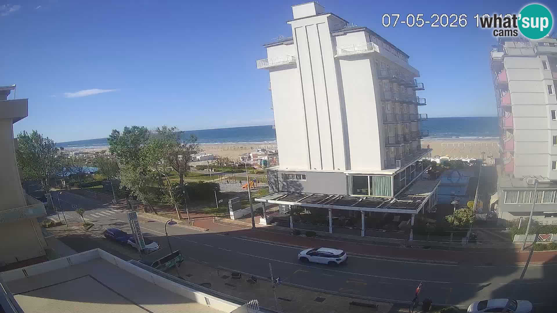 Plaža s spletno kamero Riccione in vrtovi La Malfa – plaža Bagni Oreste 115