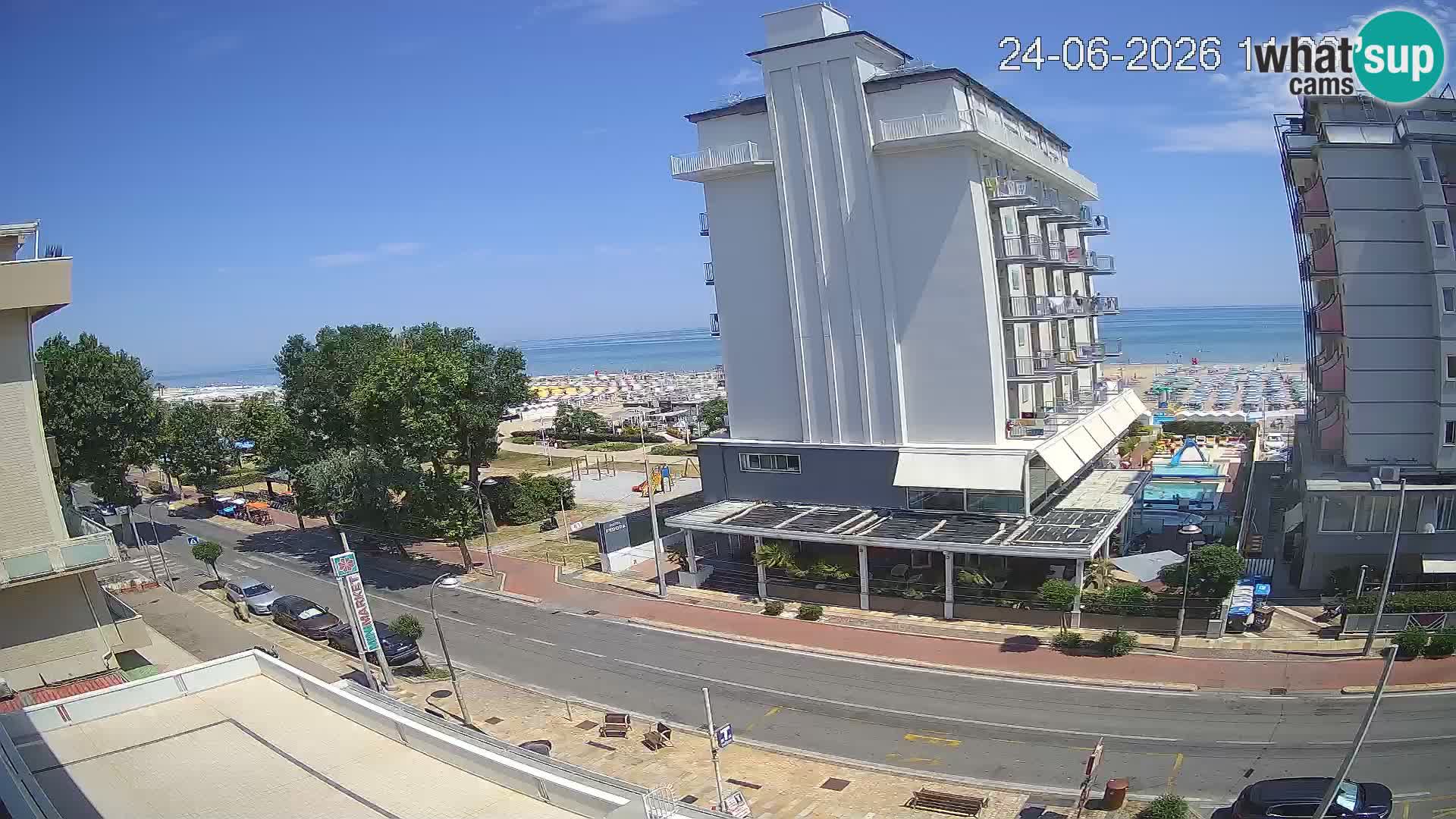 Plaža s spletno kamero Riccione in vrtovi La Malfa – plaža Bagni Oreste 115