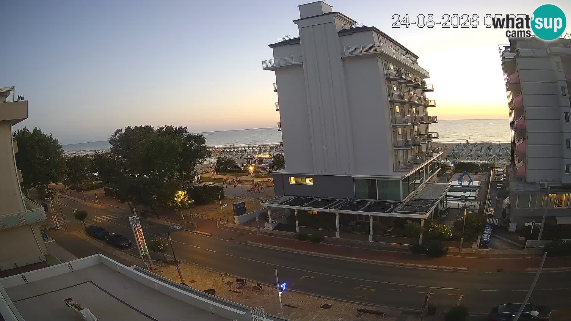 Plaža s spletno kamero Riccione in vrtovi La Malfa – plaža Bagni Oreste 115