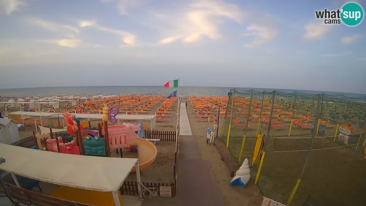 Spletna kamera Riccione Plaža Zona 3 – Pogled v živo