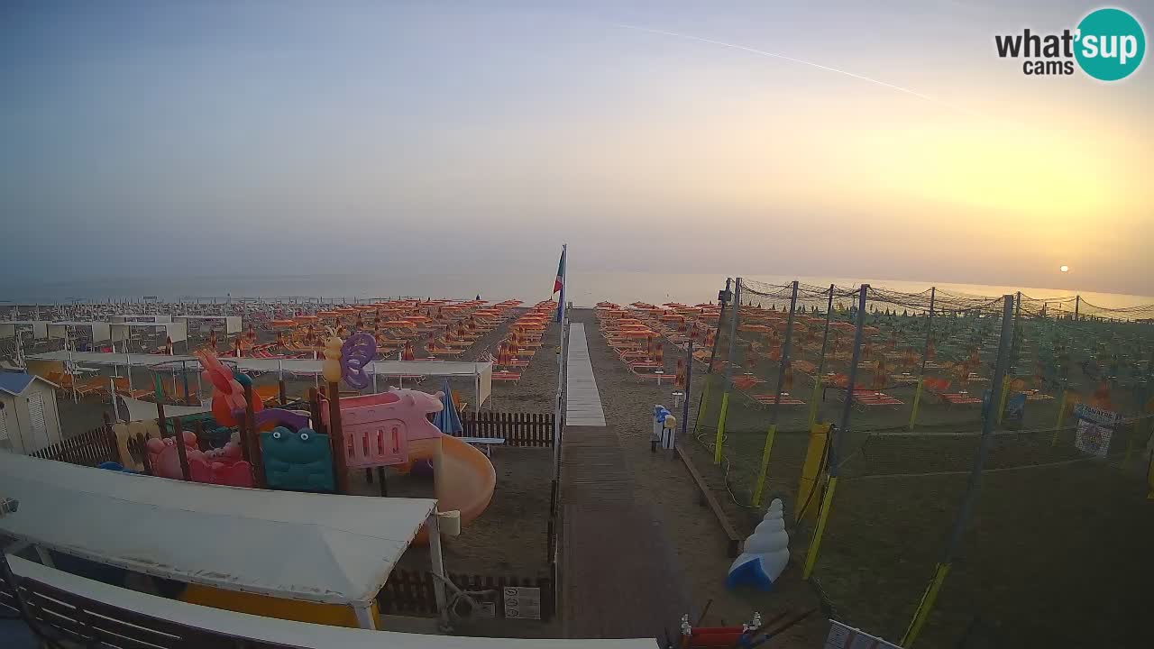 Spletna kamera Riccione Plaža Zona 3 – Pogled v živo