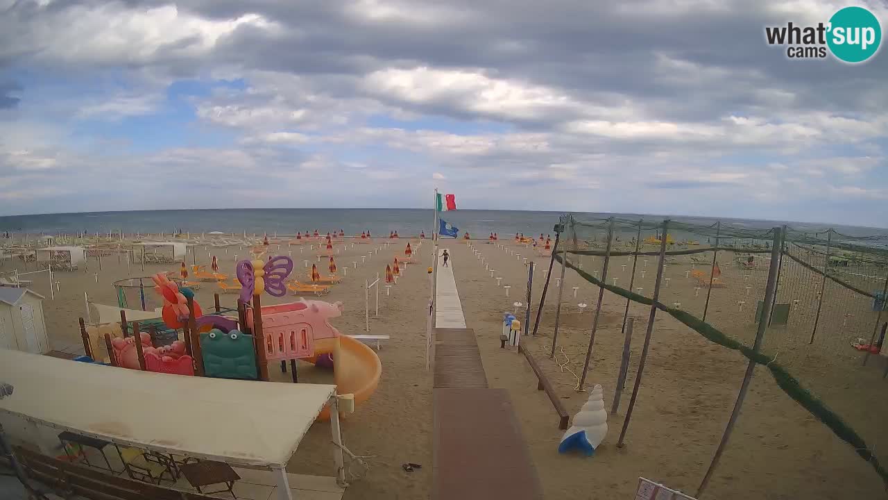 Spletna kamera Riccione Plaža Zona 3 – Pogled v živo