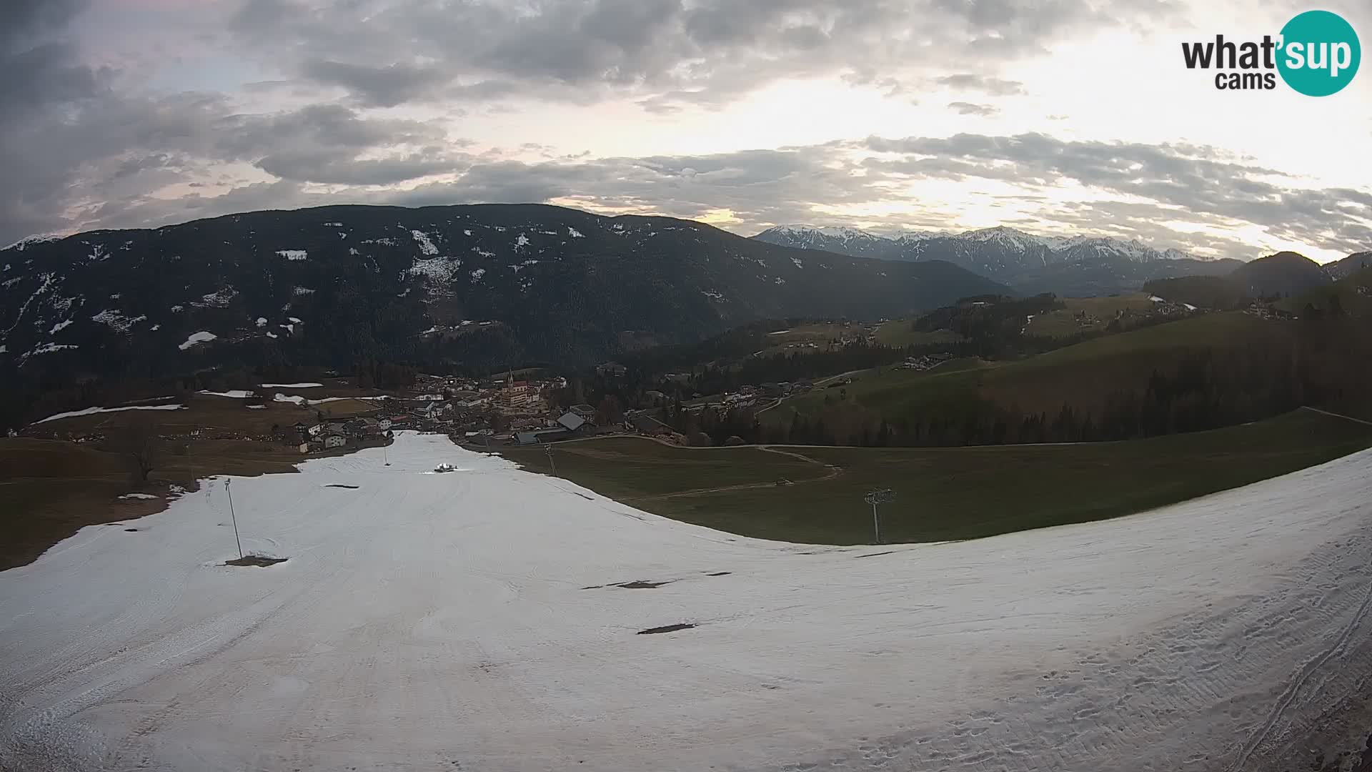 Spletna kamera Terenten (1210m) – Pogled v živo na dolino Pusteria
