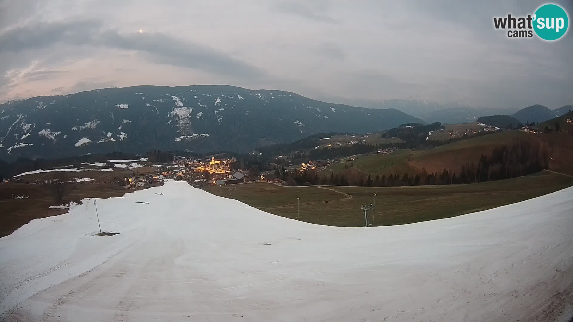 Spletna kamera Terenten (1210m) – Pogled v živo na dolino Pusteria