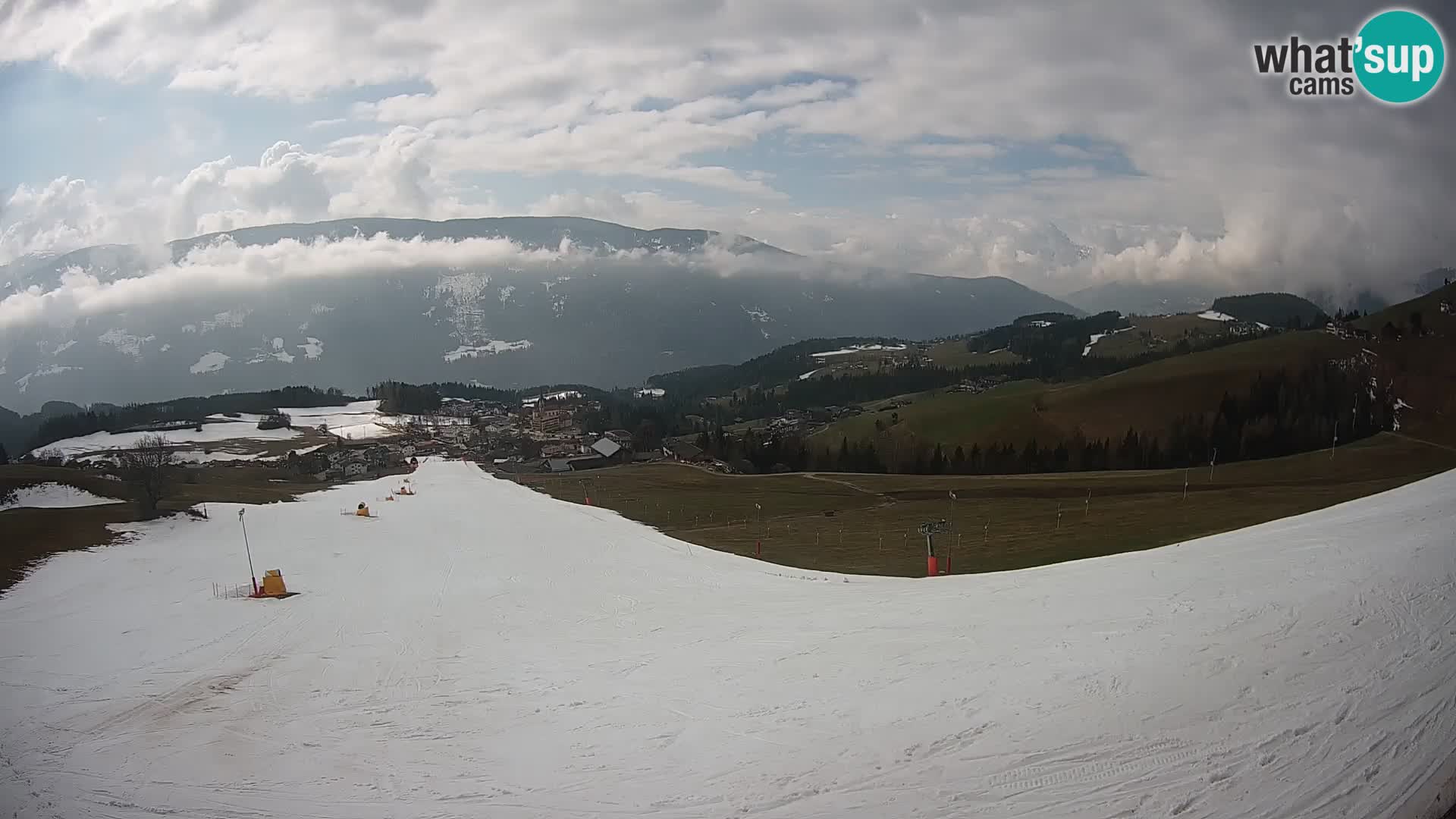 Spletna kamera Terenten (1210m) – Pogled v živo na dolino Pusteria