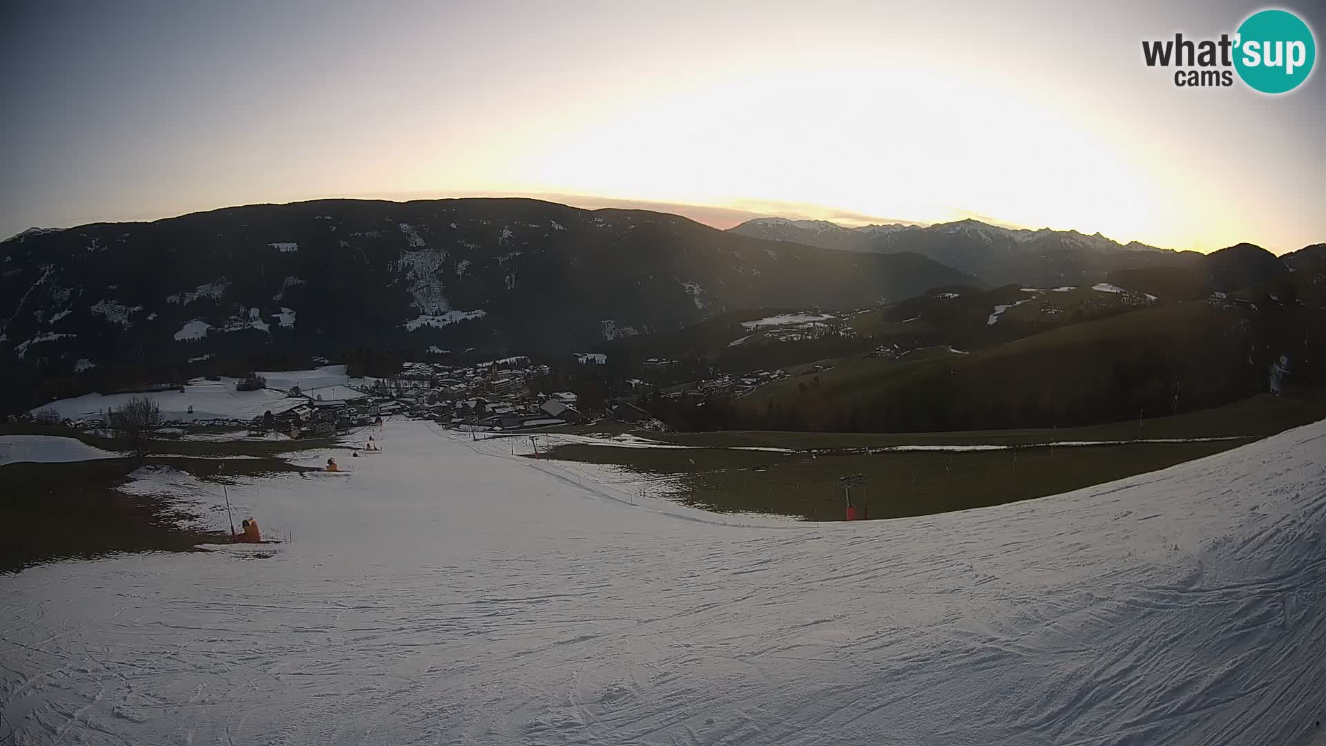 Spletna kamera Terenten (1210m) – Pogled v živo na dolino Pusteria