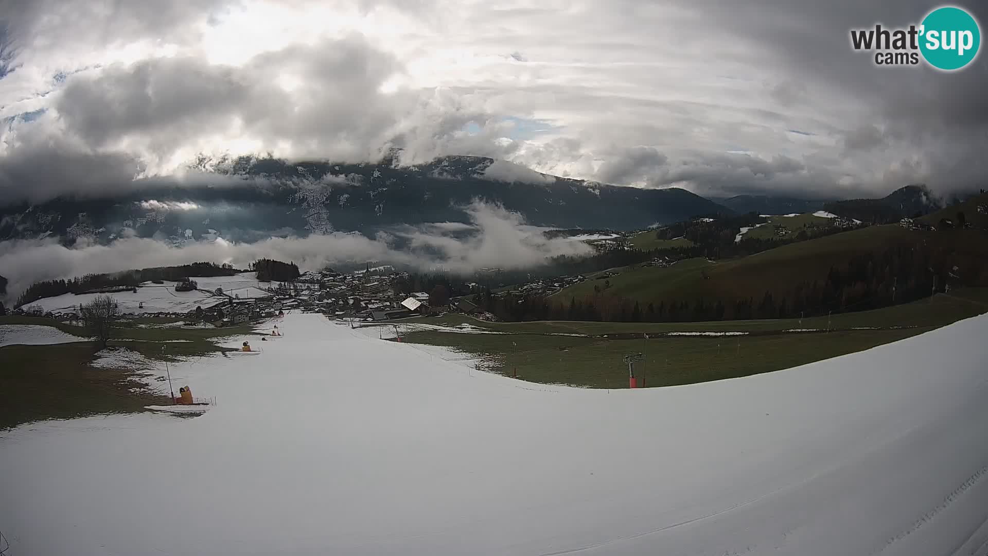 Spletna kamera Terenten (1210m) – Pogled v živo na dolino Pusteria