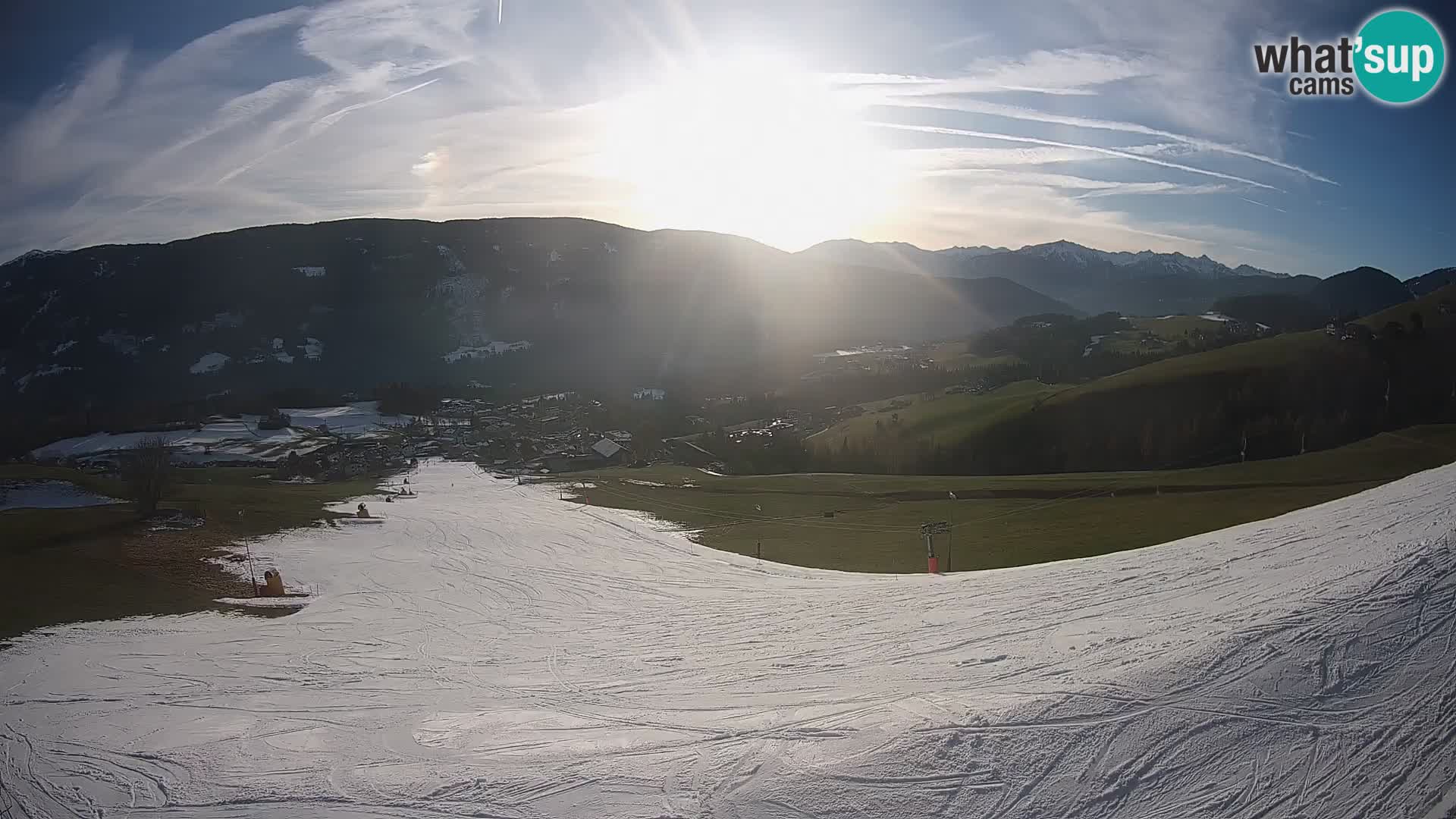Spletna kamera Terenten (1210m) – Pogled v živo na dolino Pusteria