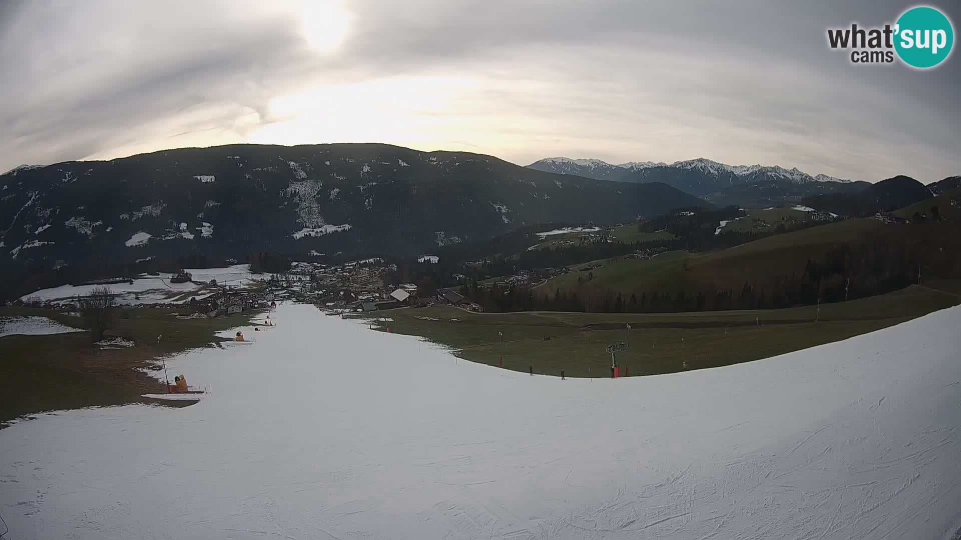 Spletna kamera Terenten (1210m) – Pogled v živo na dolino Pusteria