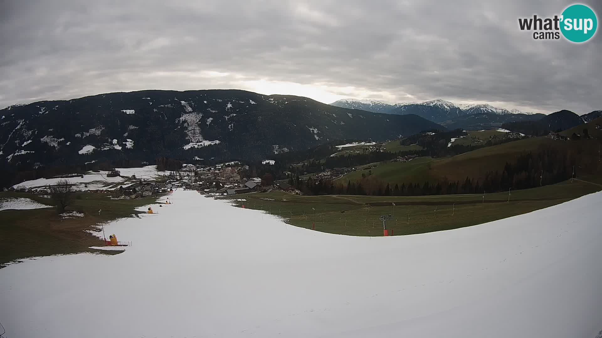 Spletna kamera Terenten (1210m) – Pogled v živo na dolino Pusteria