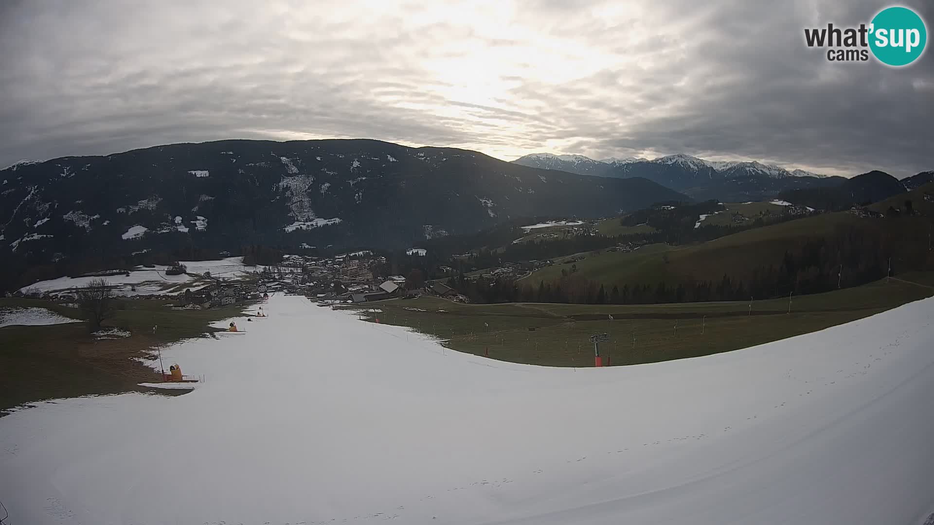 Spletna kamera Terenten (1210m) – Pogled v živo na dolino Pusteria