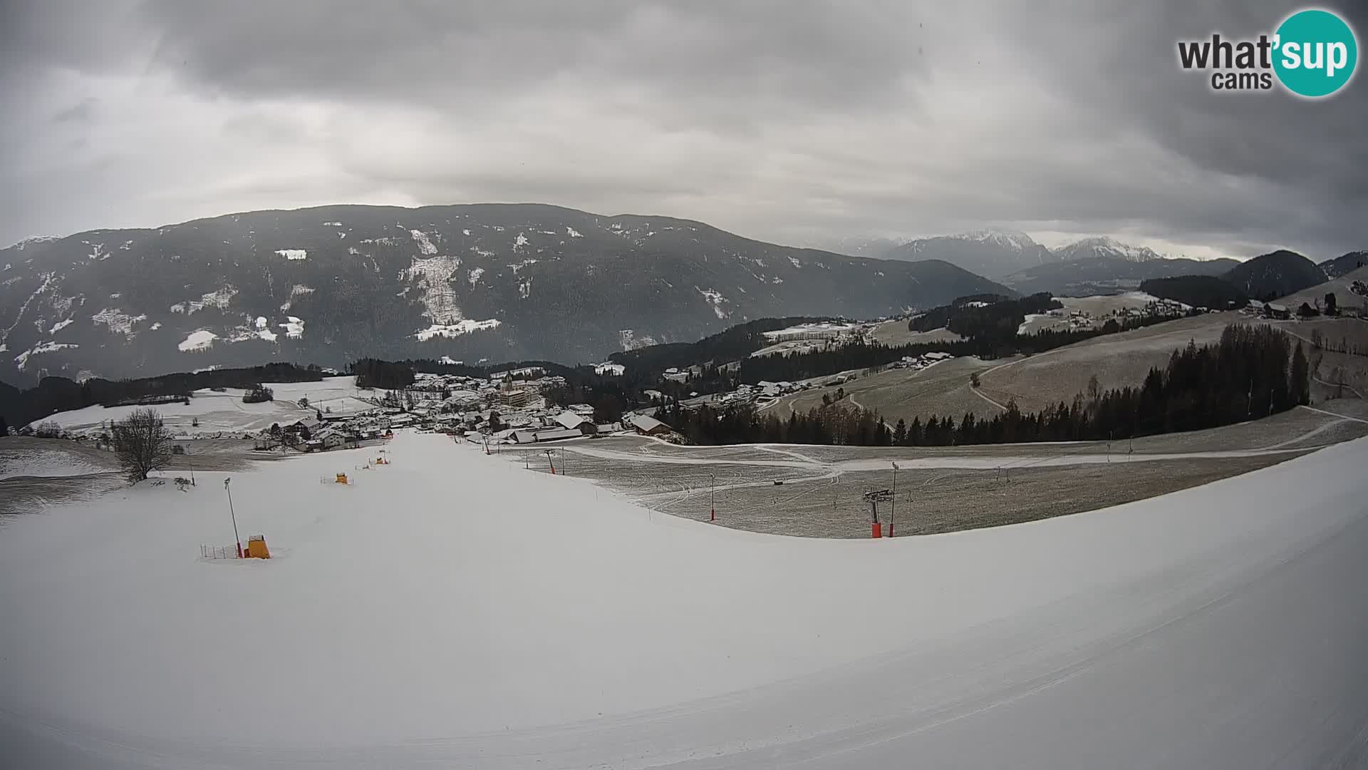 Spletna kamera Terenten (1210m) – Pogled v živo na dolino Pusteria